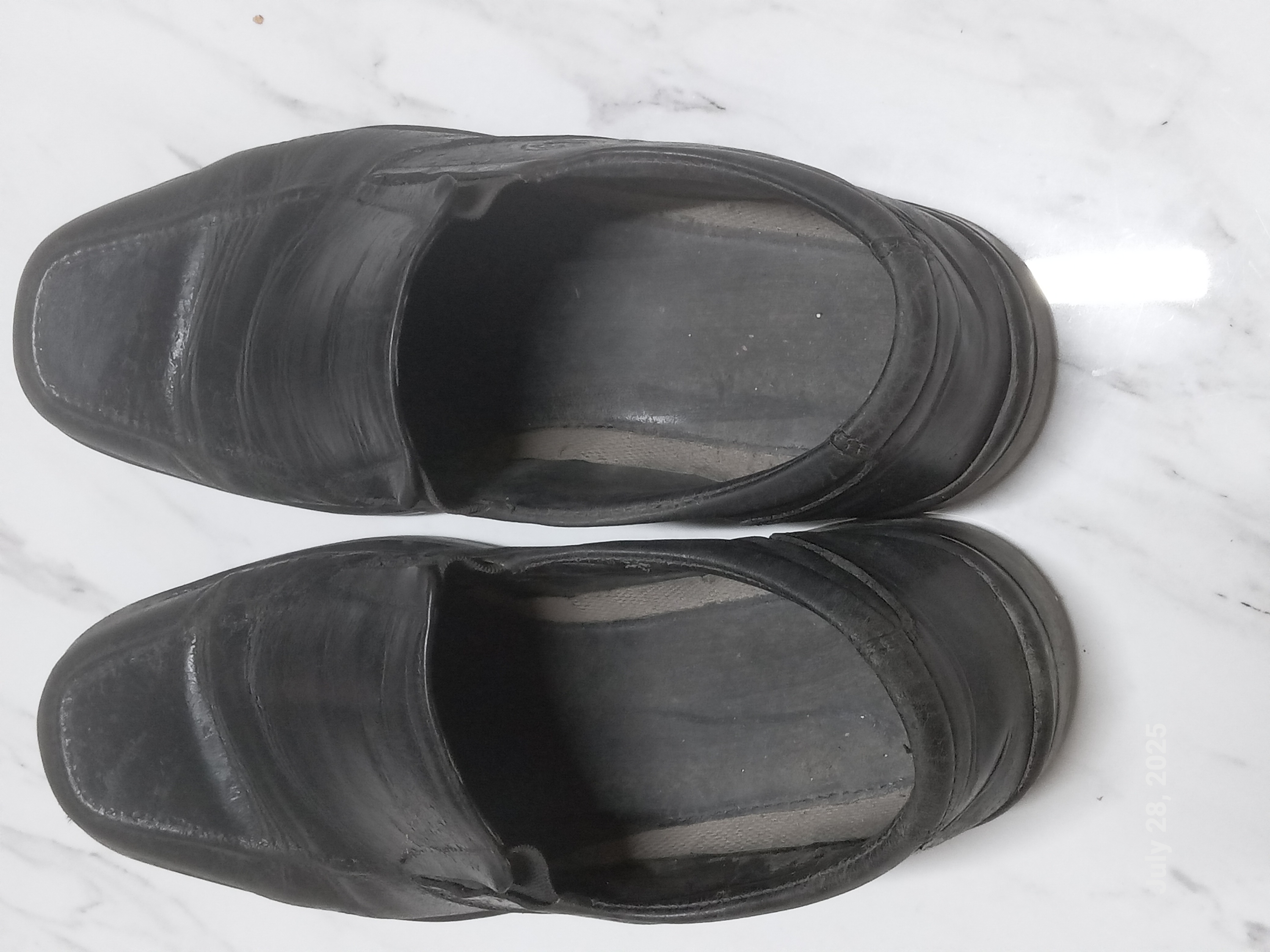 Leather shoes  available for sale