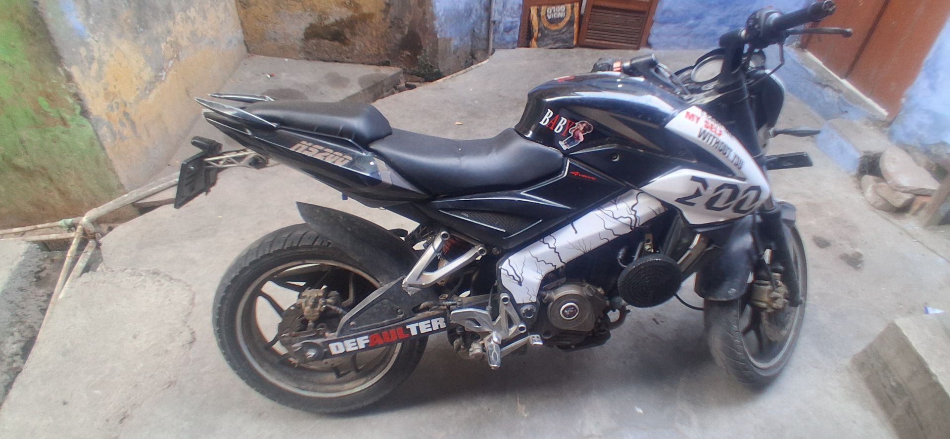 Bajaji 2014 available for sale