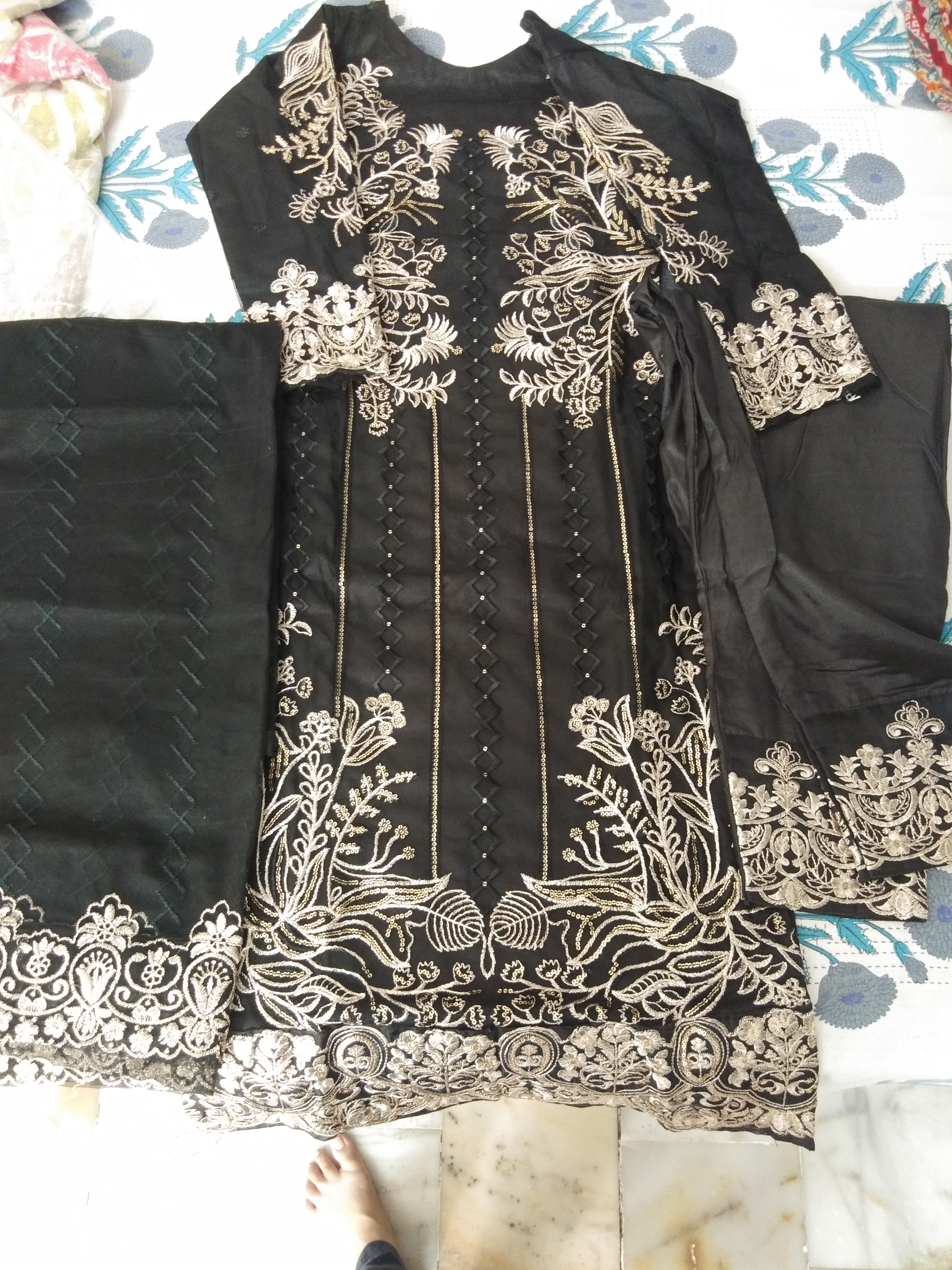Pakistani suit  available for sale