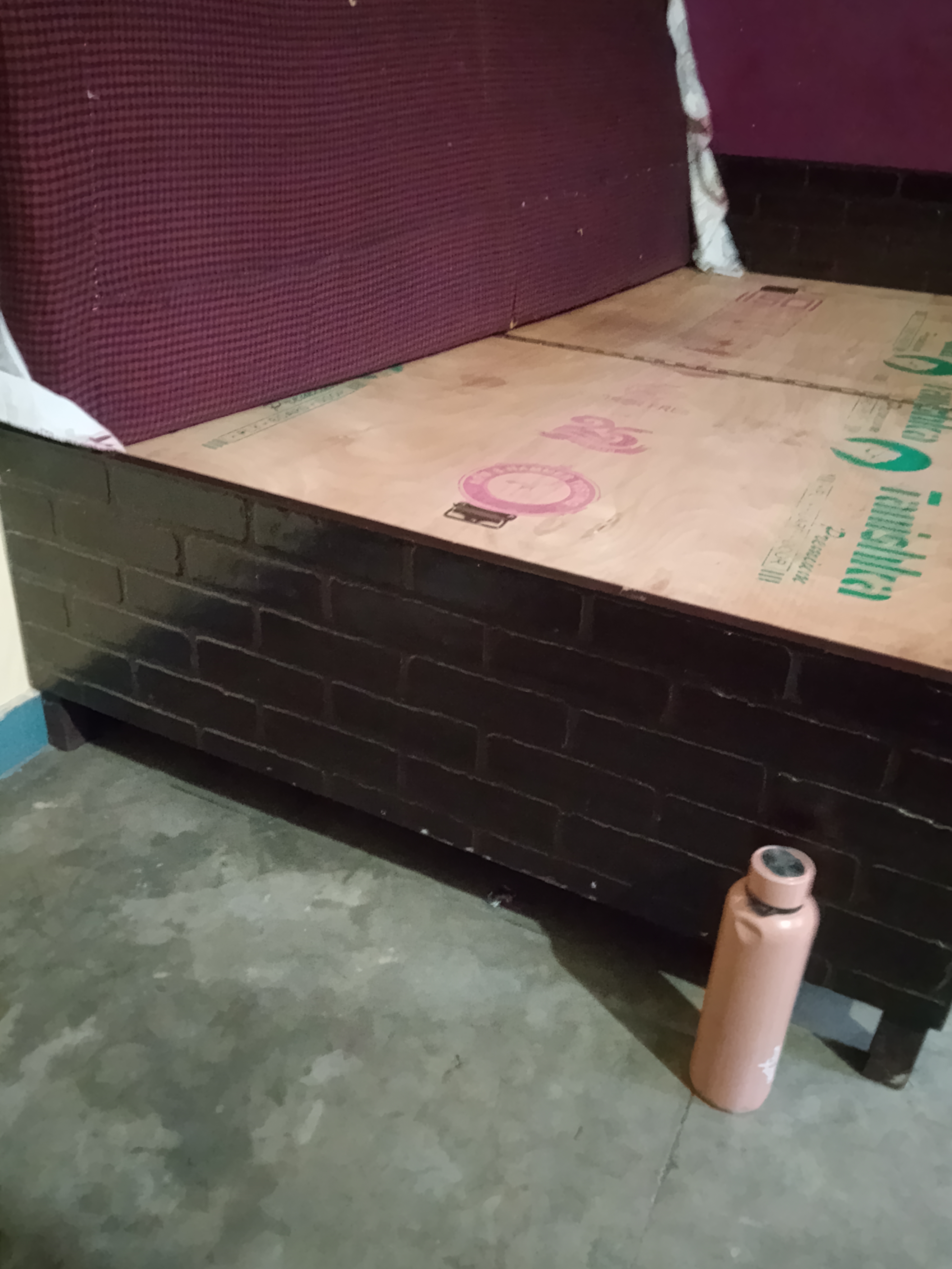 Single bed  available for sale