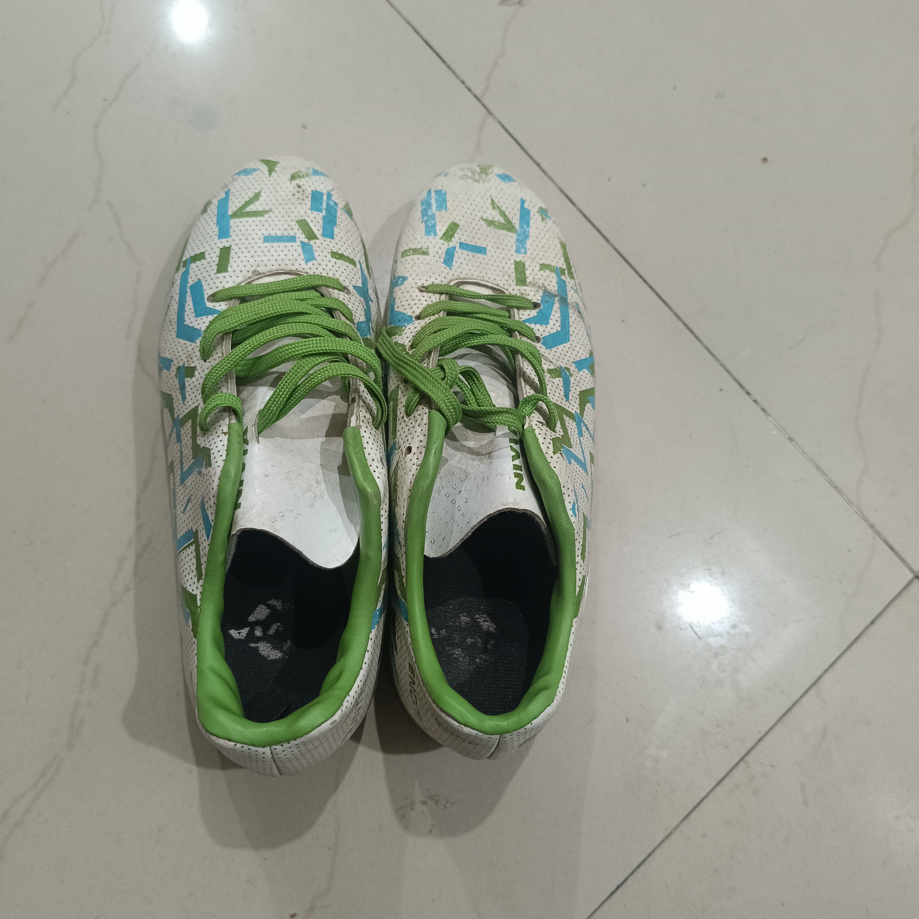 Football shoes(studs) 9-10 yr(size  3)  available for sale