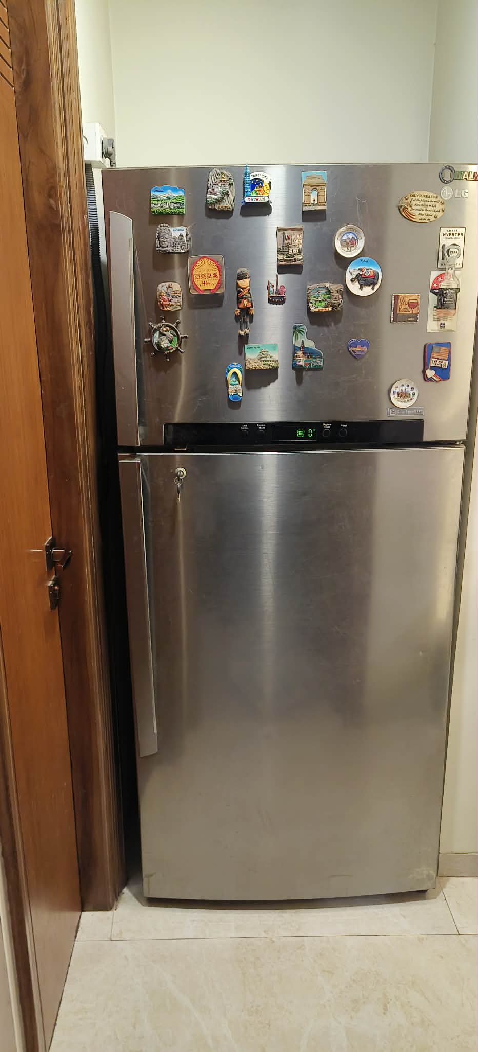 L G Fridge available for sale
