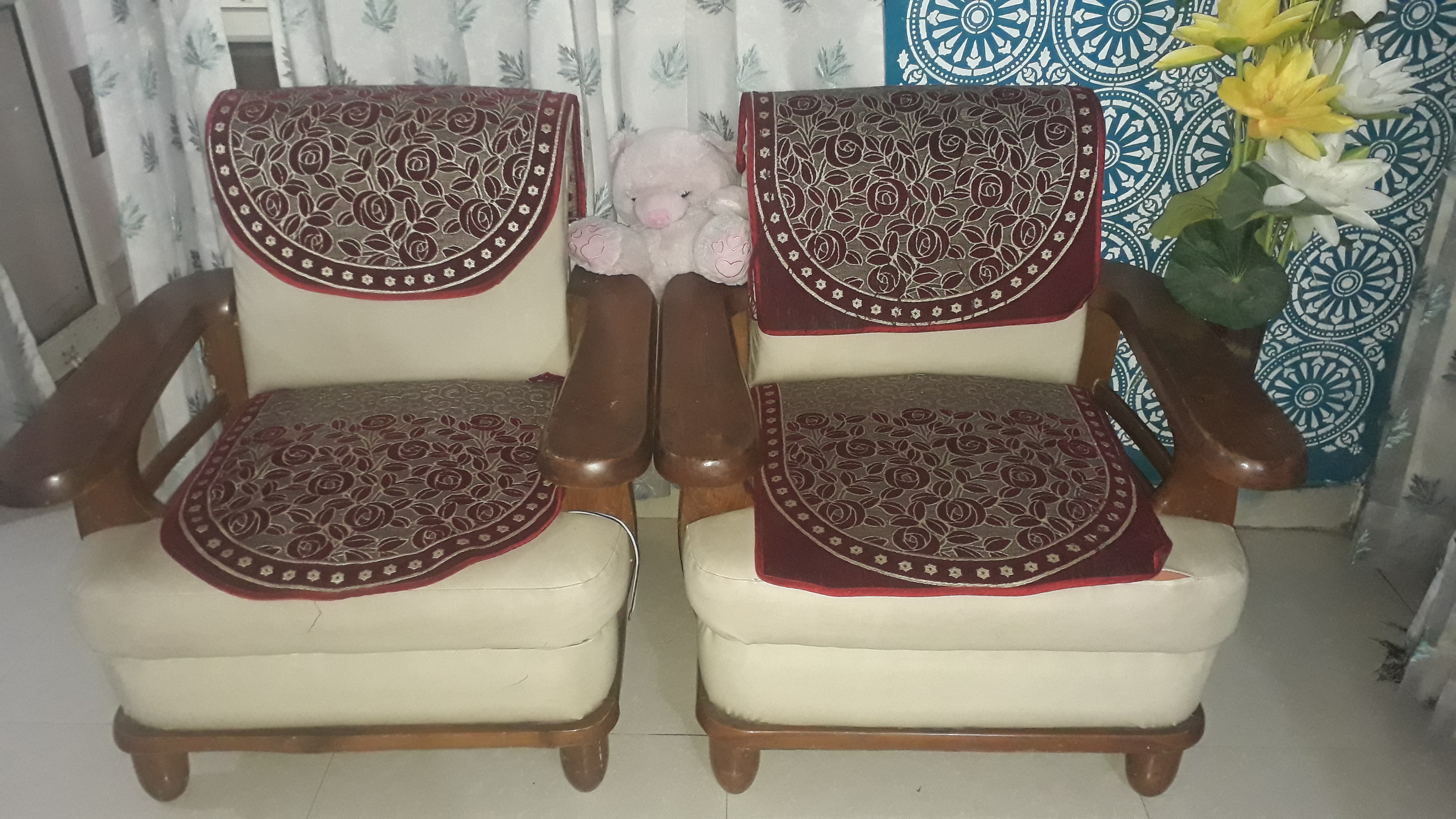 Sofa Set available for sale