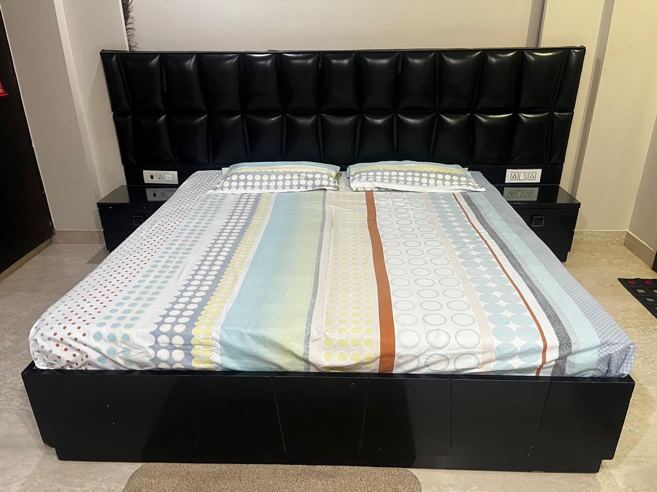 Double bed 6x6 Feet with side table Mattress 6inch locker electric switch available for sale