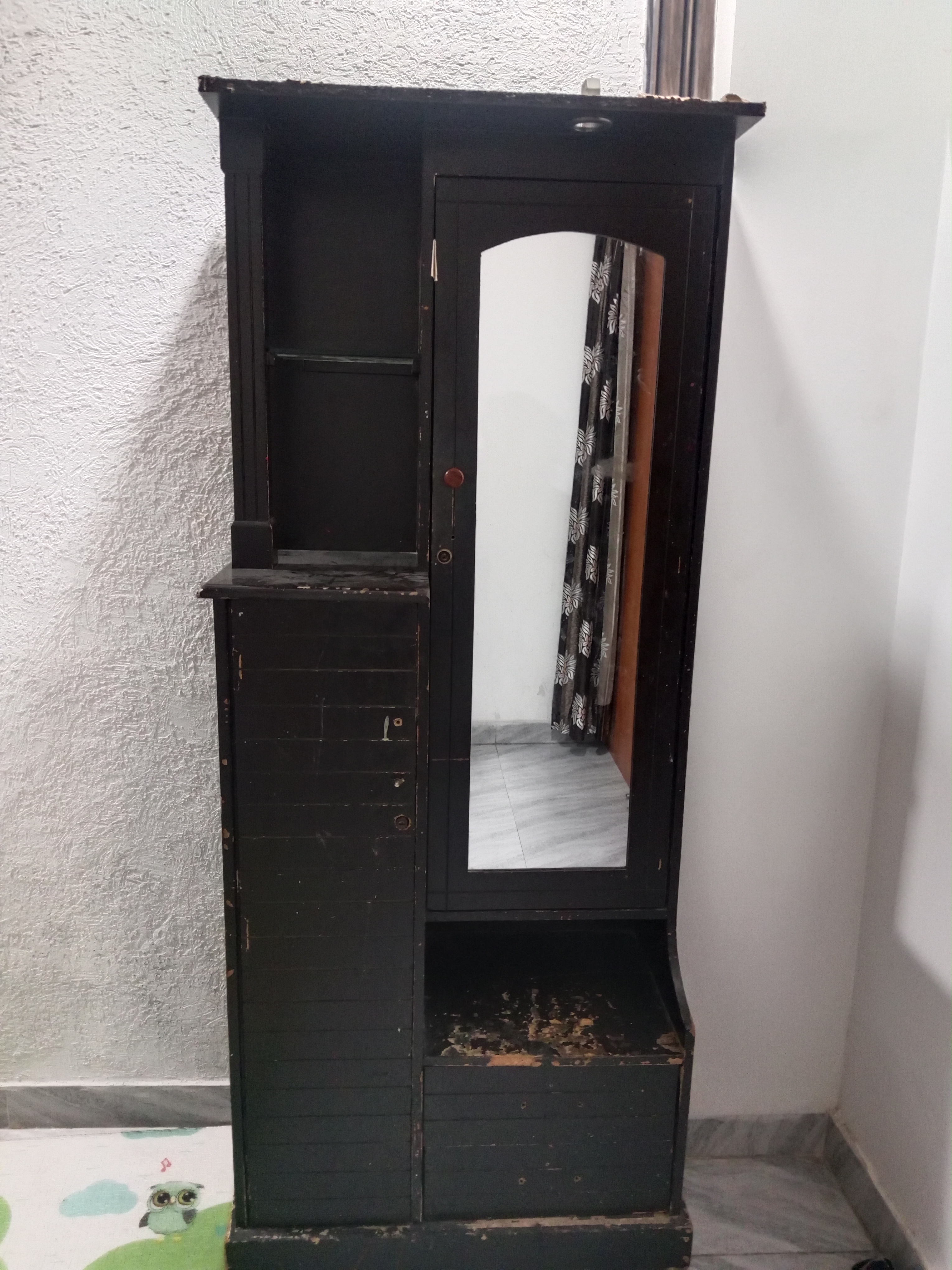 Dressing table available for sale