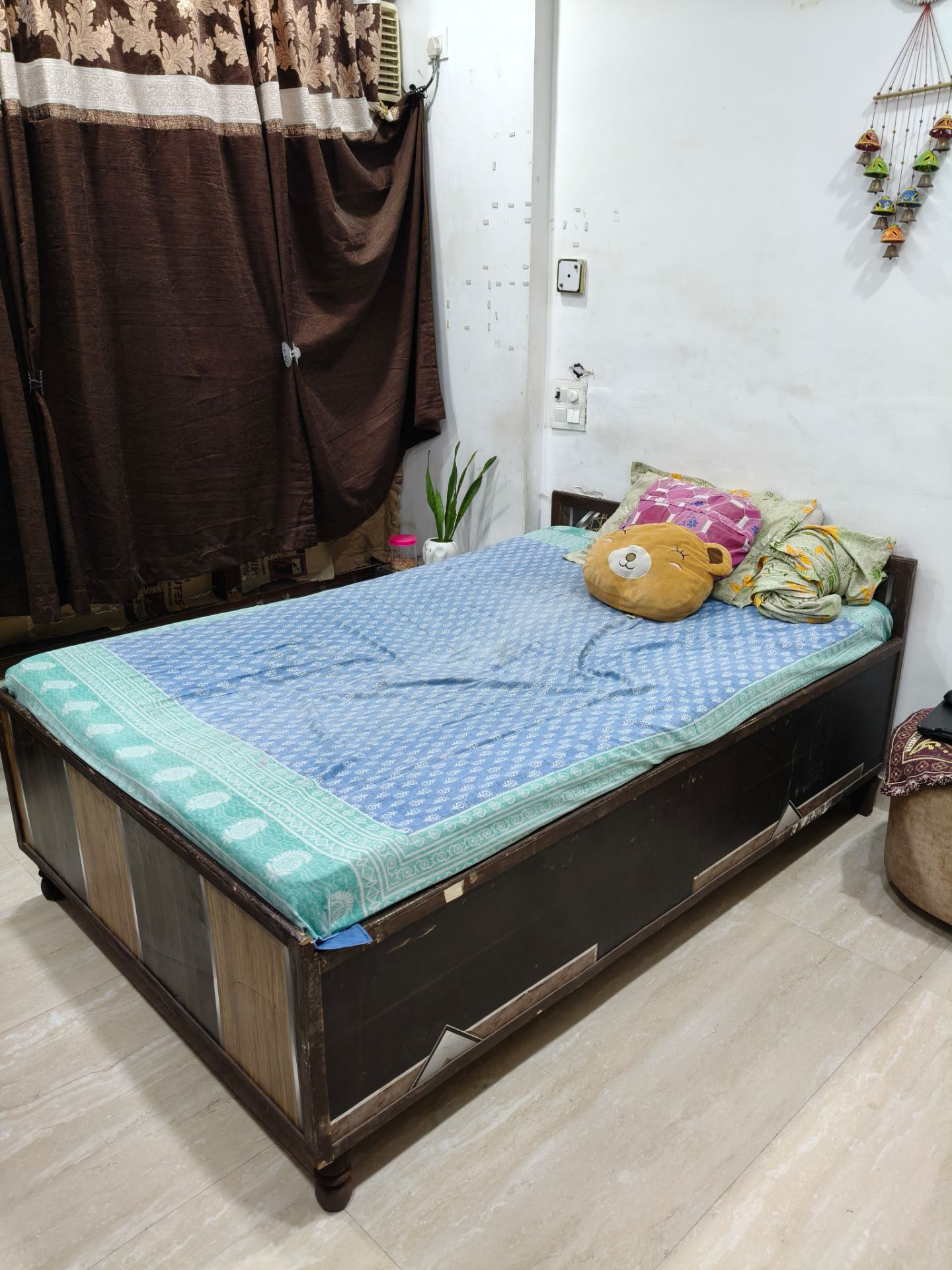 Box bed available for sale