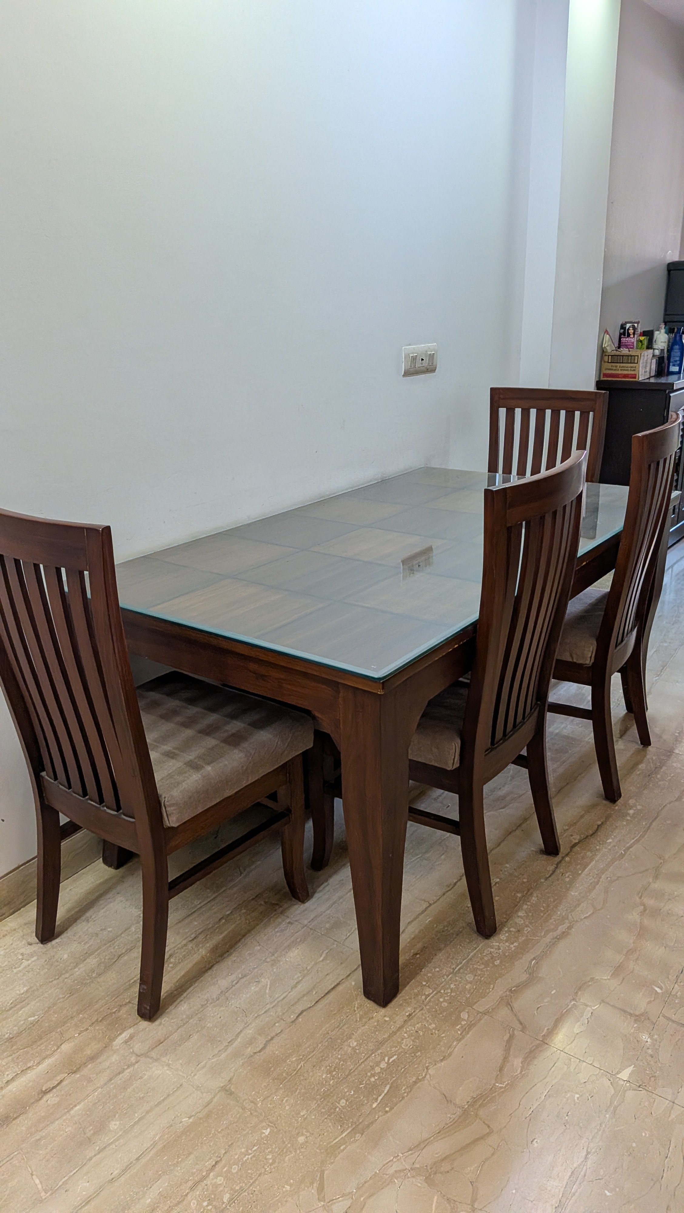 Dining table of 6 available for sale