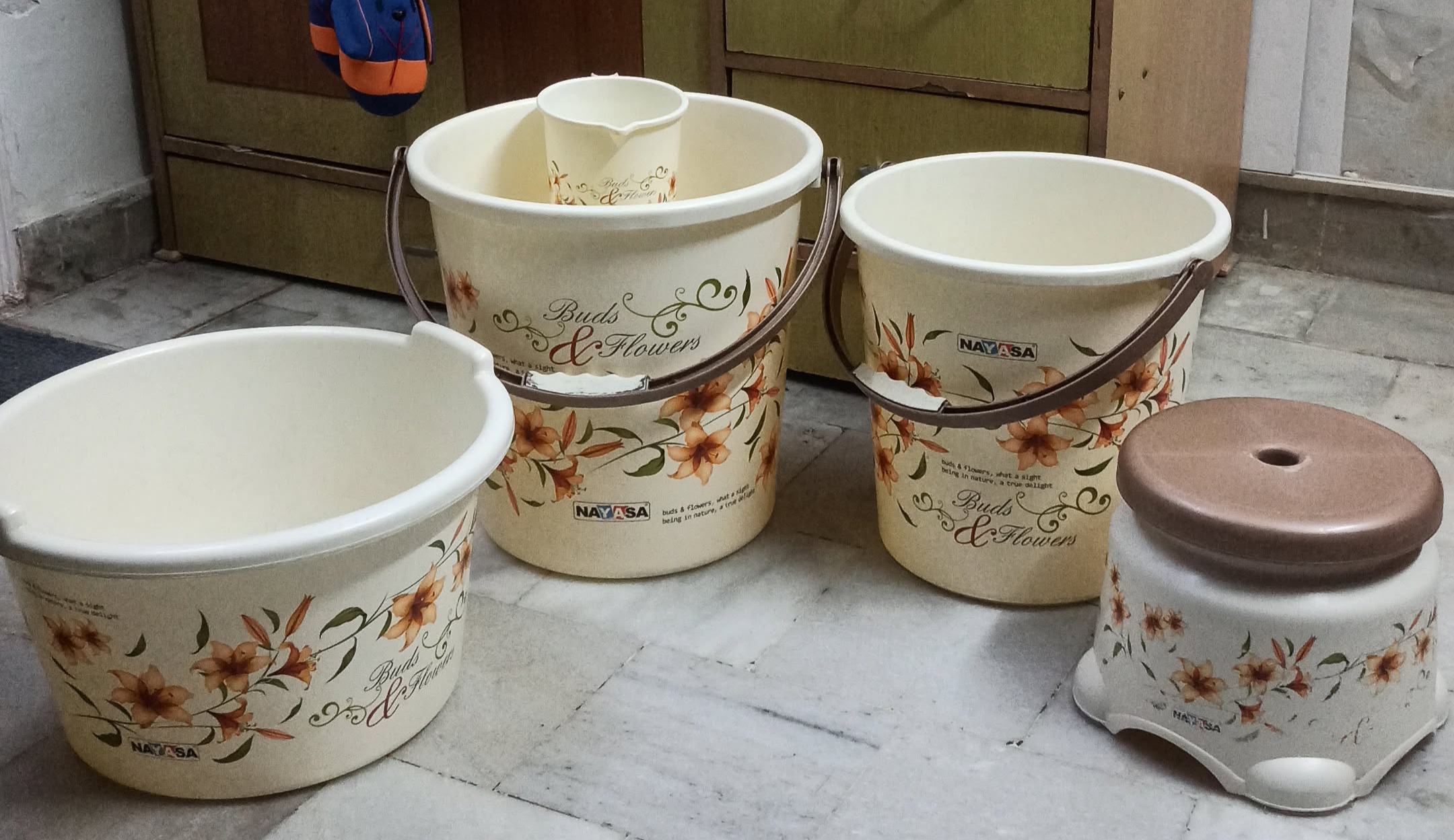 Nyasa Bucket set available for sale