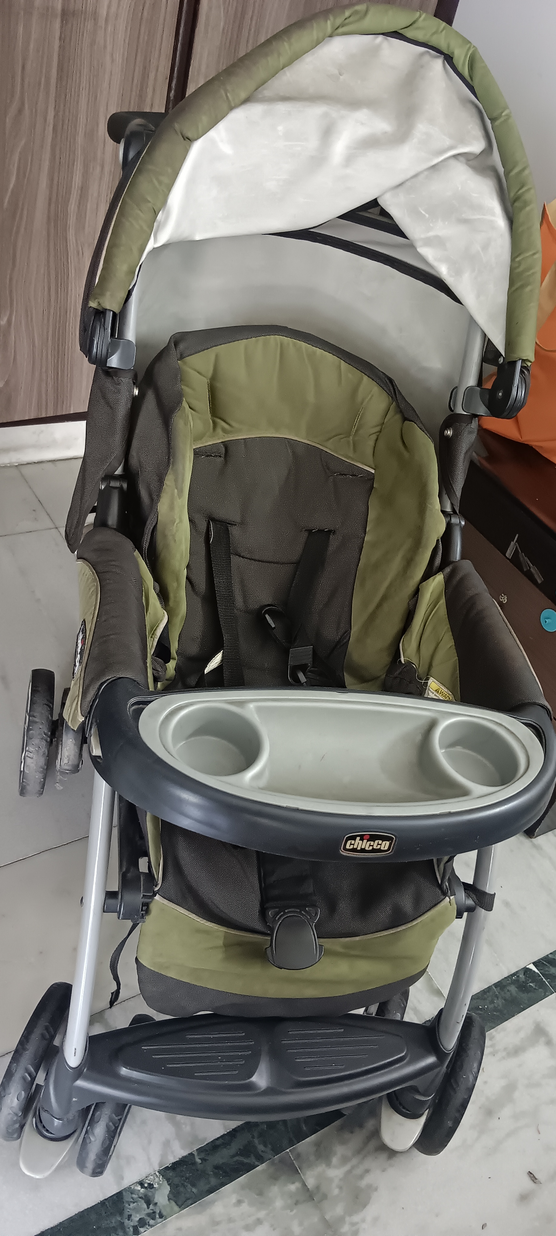 Chicco Pram for baby available for sale