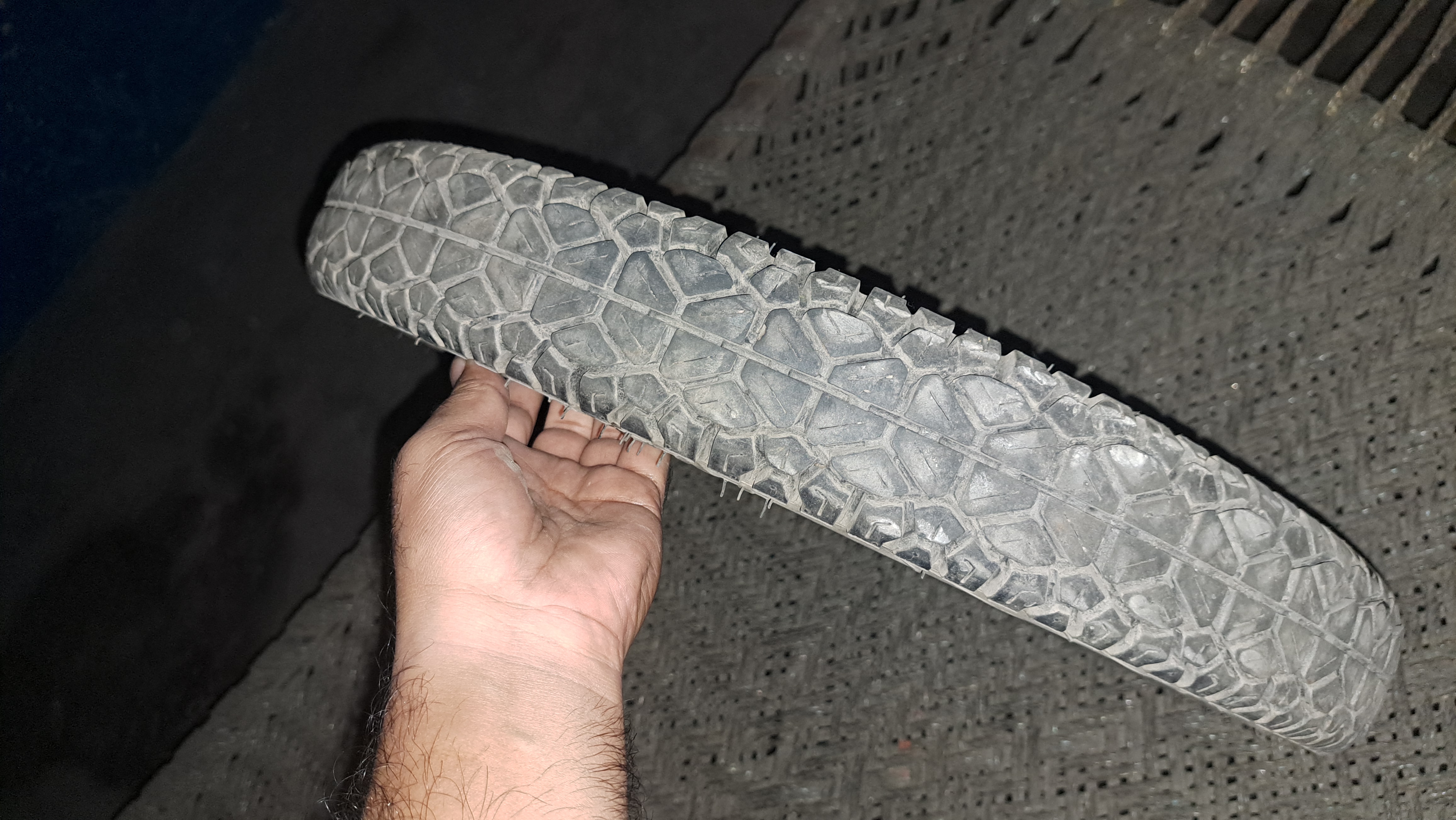 Ceat tyre for splendor byk available for sale