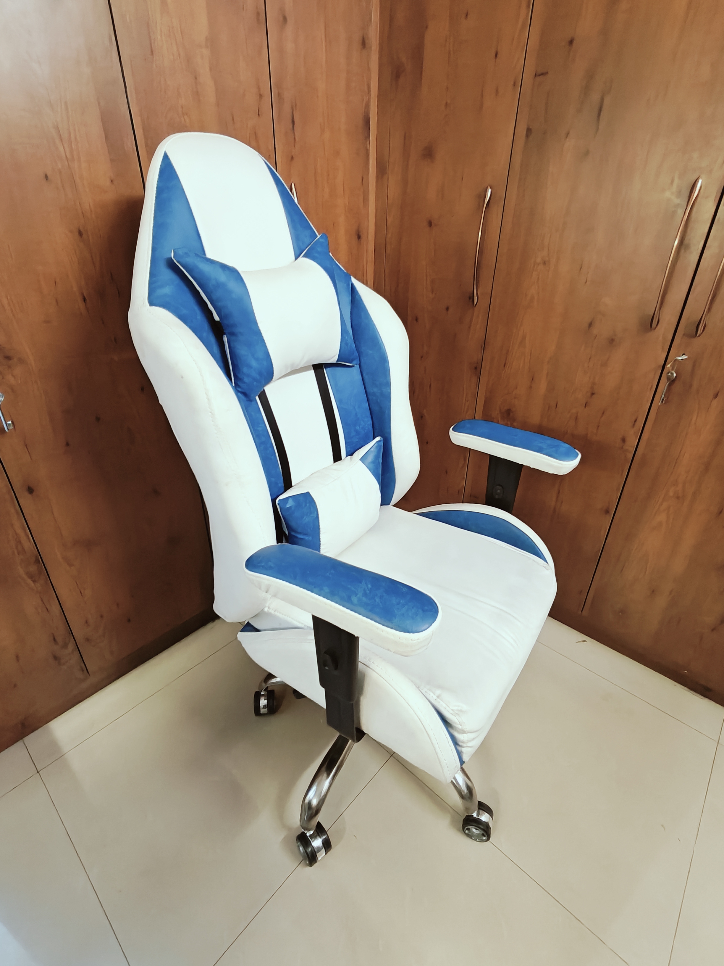 Gaming Chairs available for sale