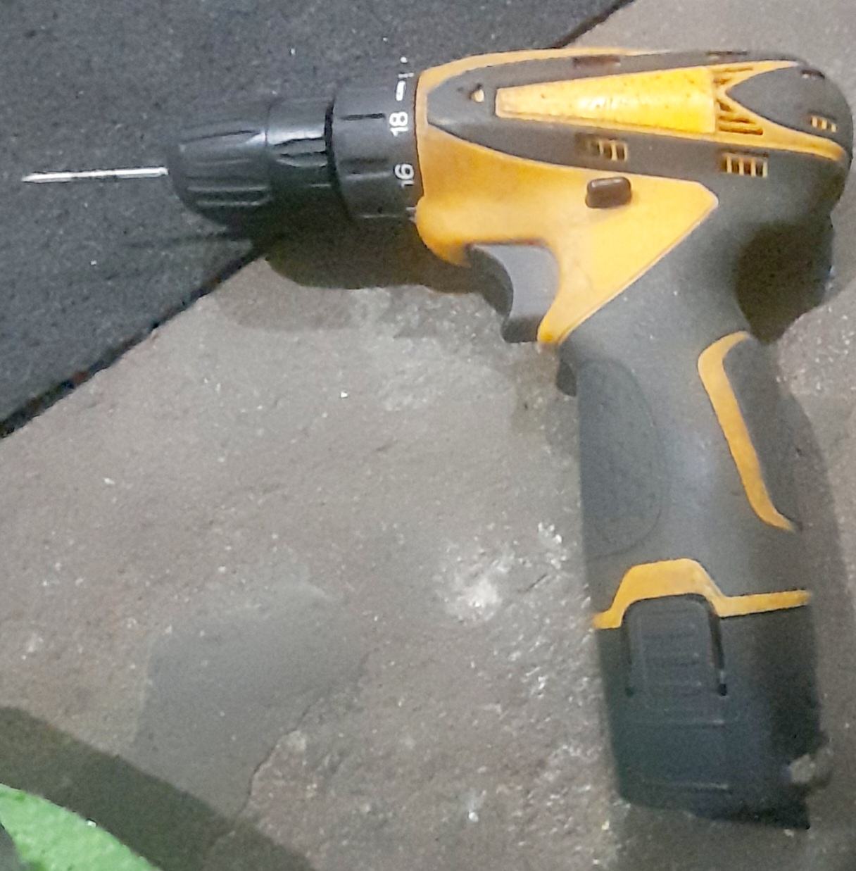 Cordless drill machine available for sale