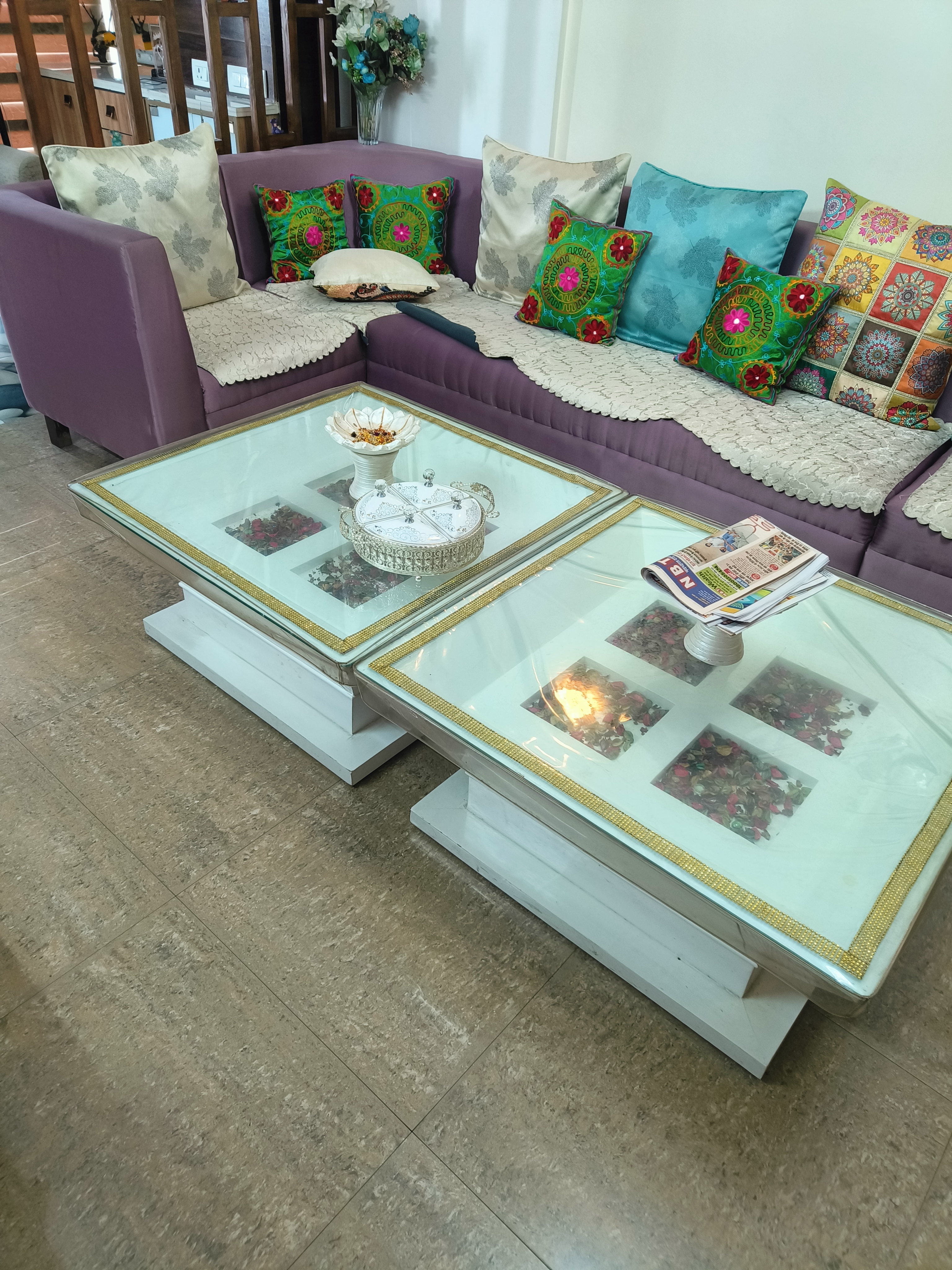 2 center table available for sale