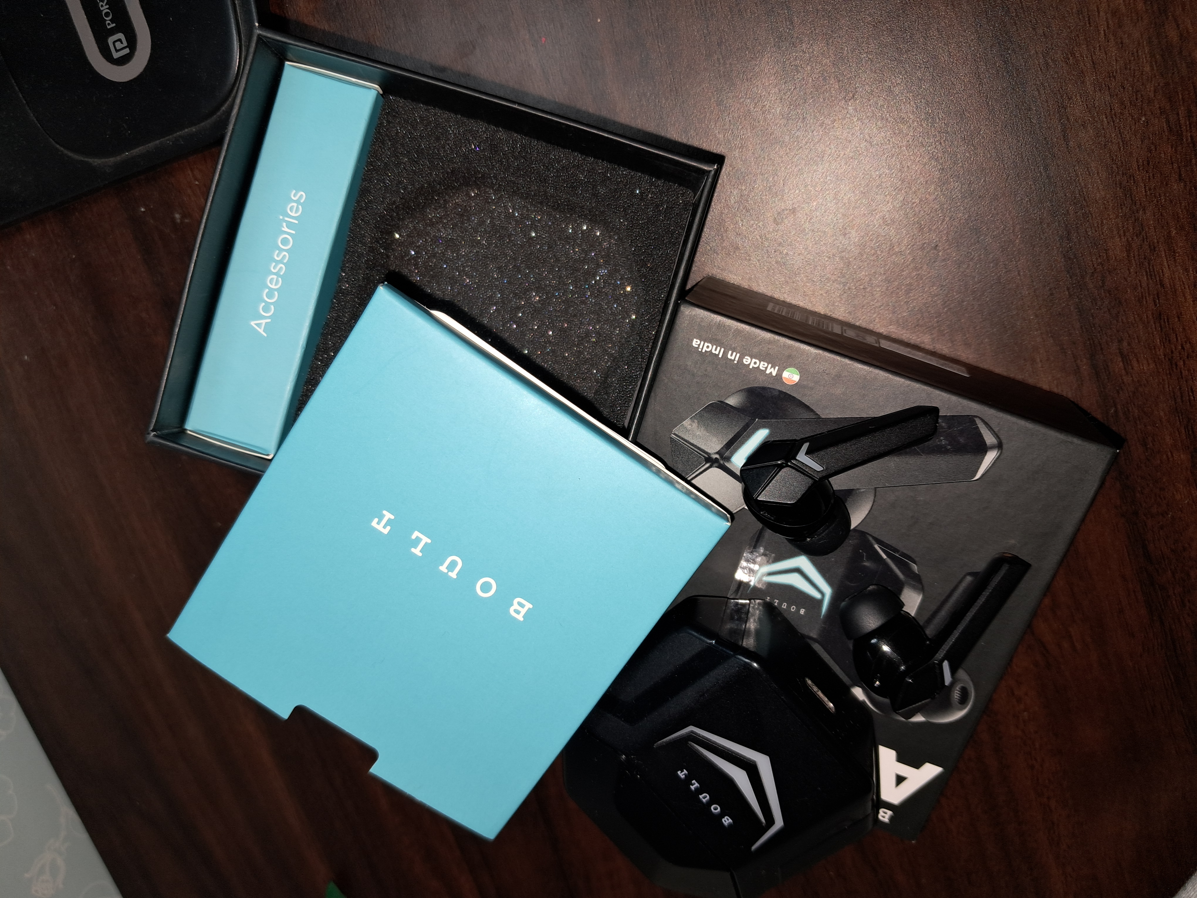 Boult Headphone available for sale