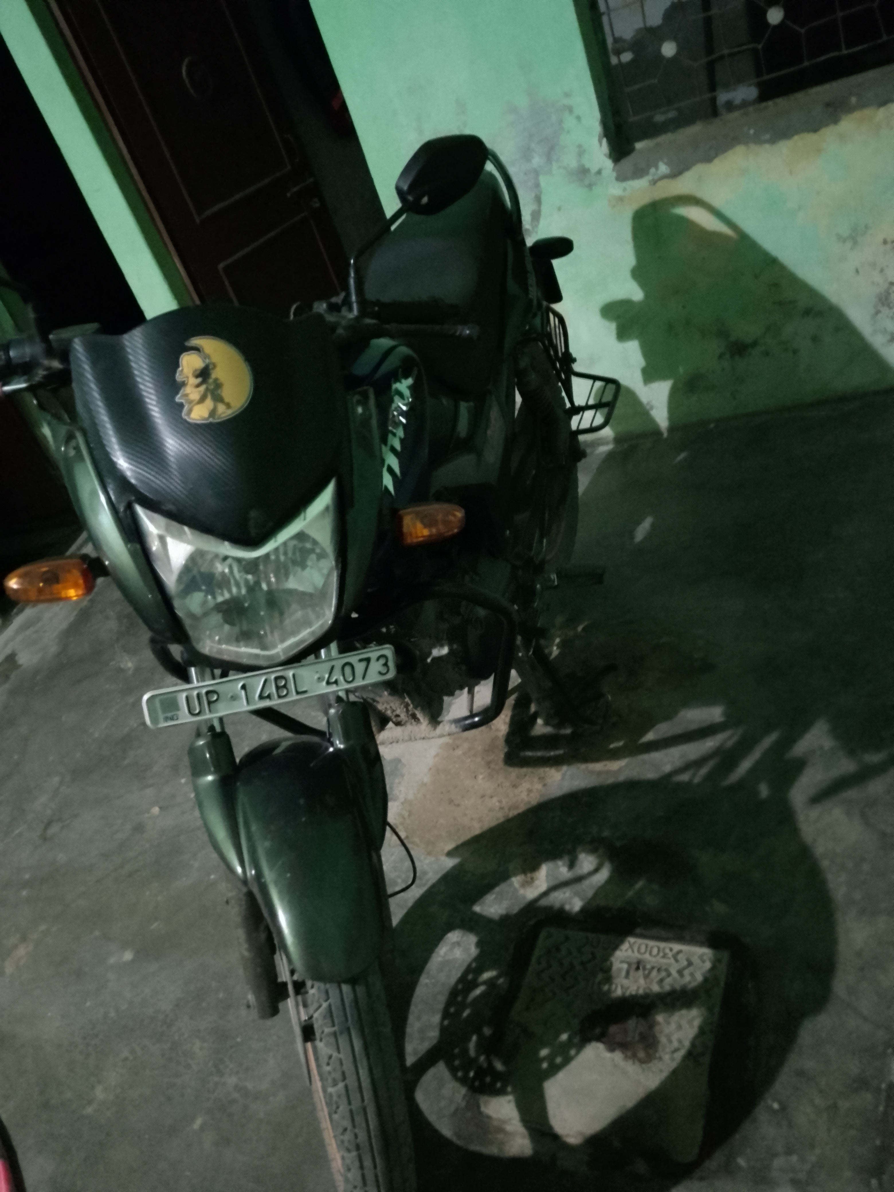 Hero honda hunk 2011 available for sale