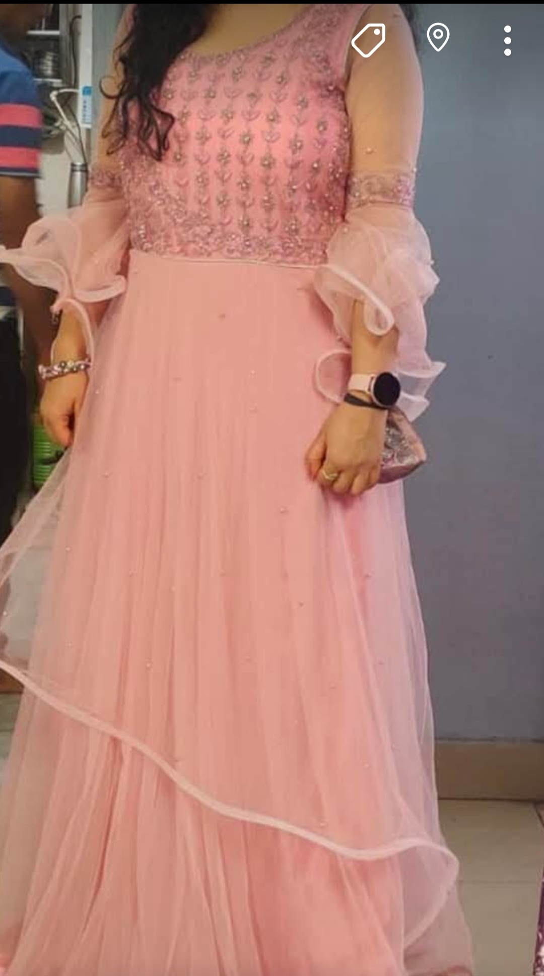 Women heavy party wear dresses sb sale krni hai sbki condition bikul sahi hai zyada used nhi hai  available for sale