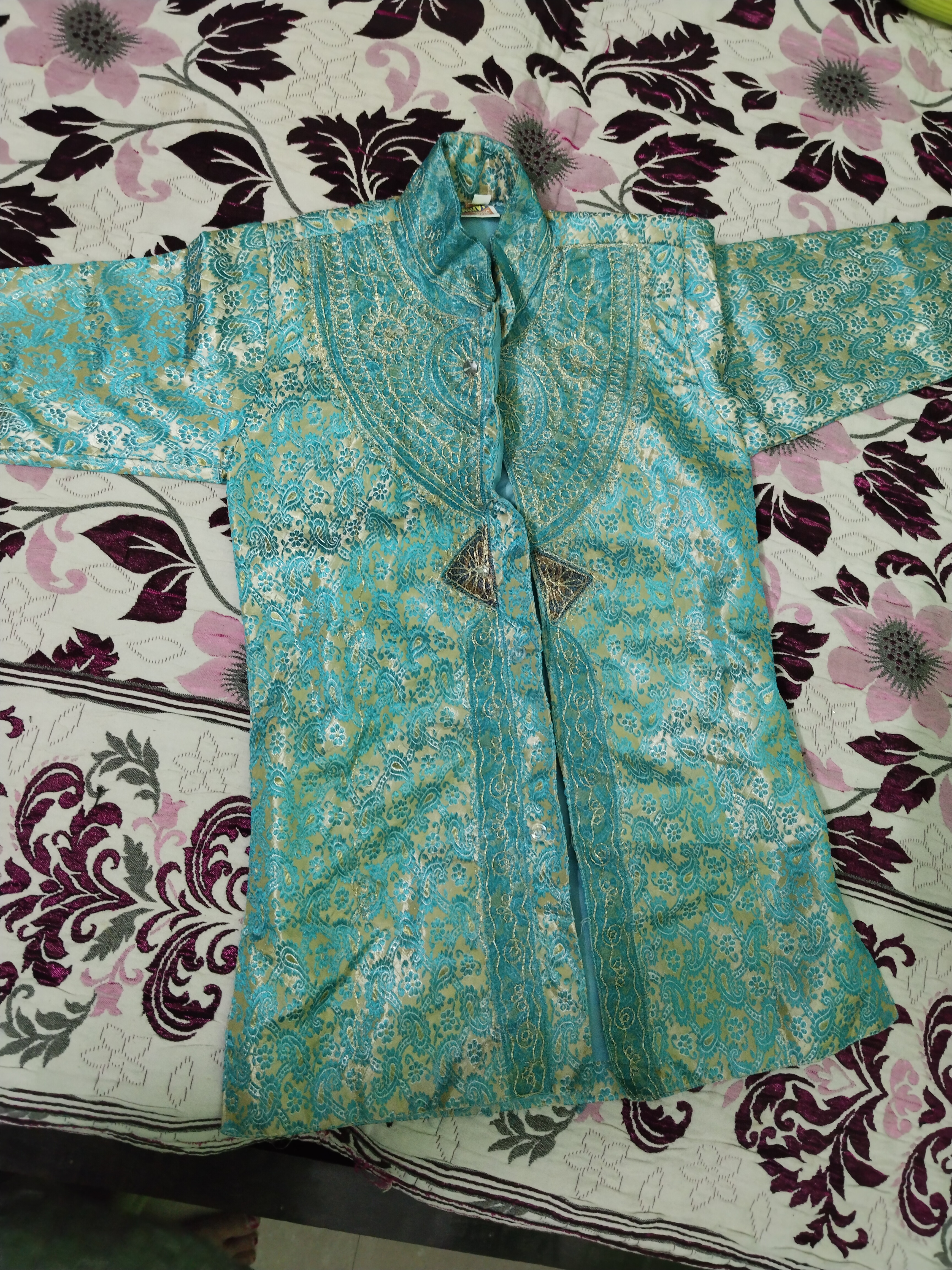 Kurtas for 5-6 years kids available for sale