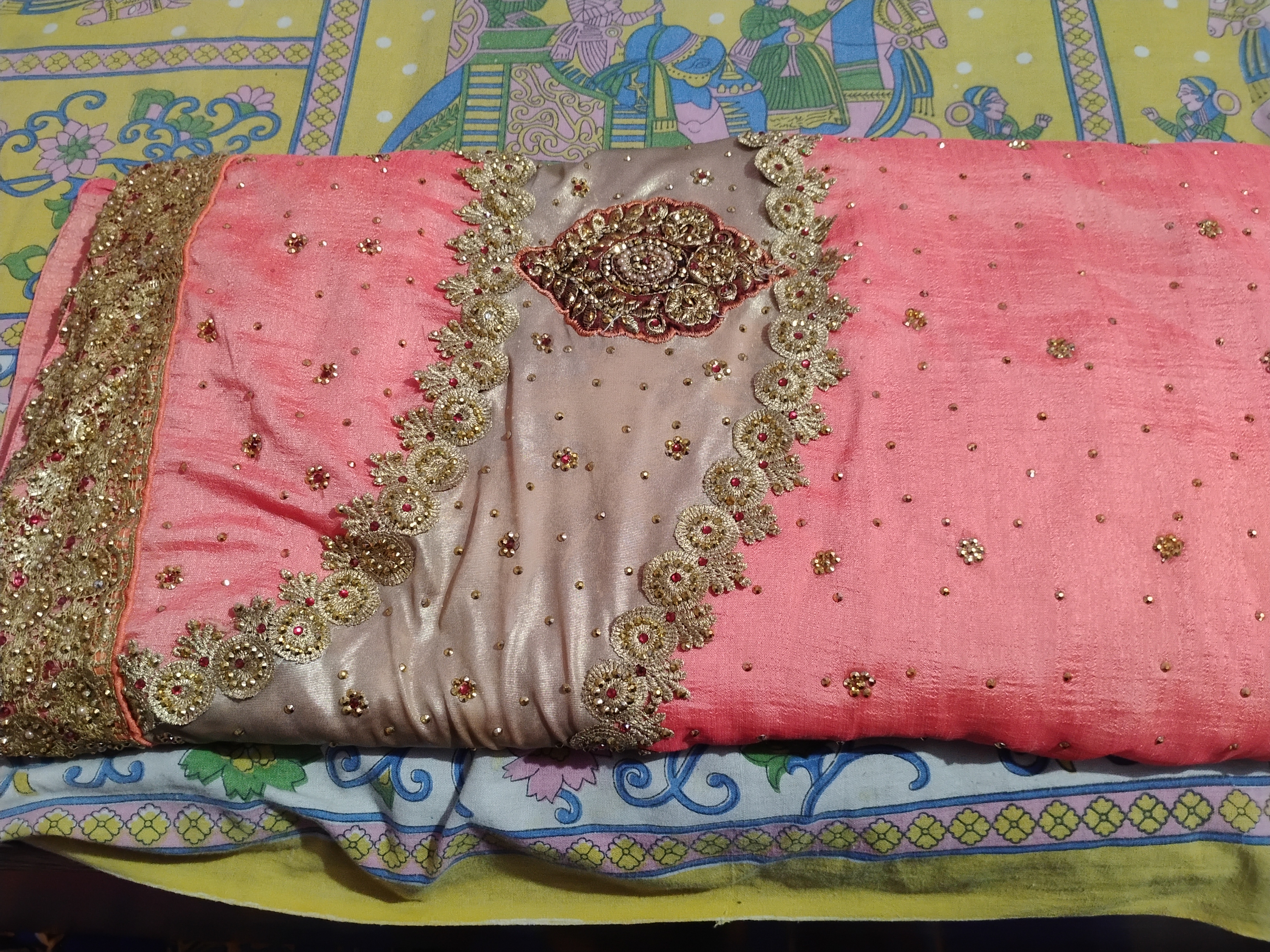 3 saree sale krni h available for sale