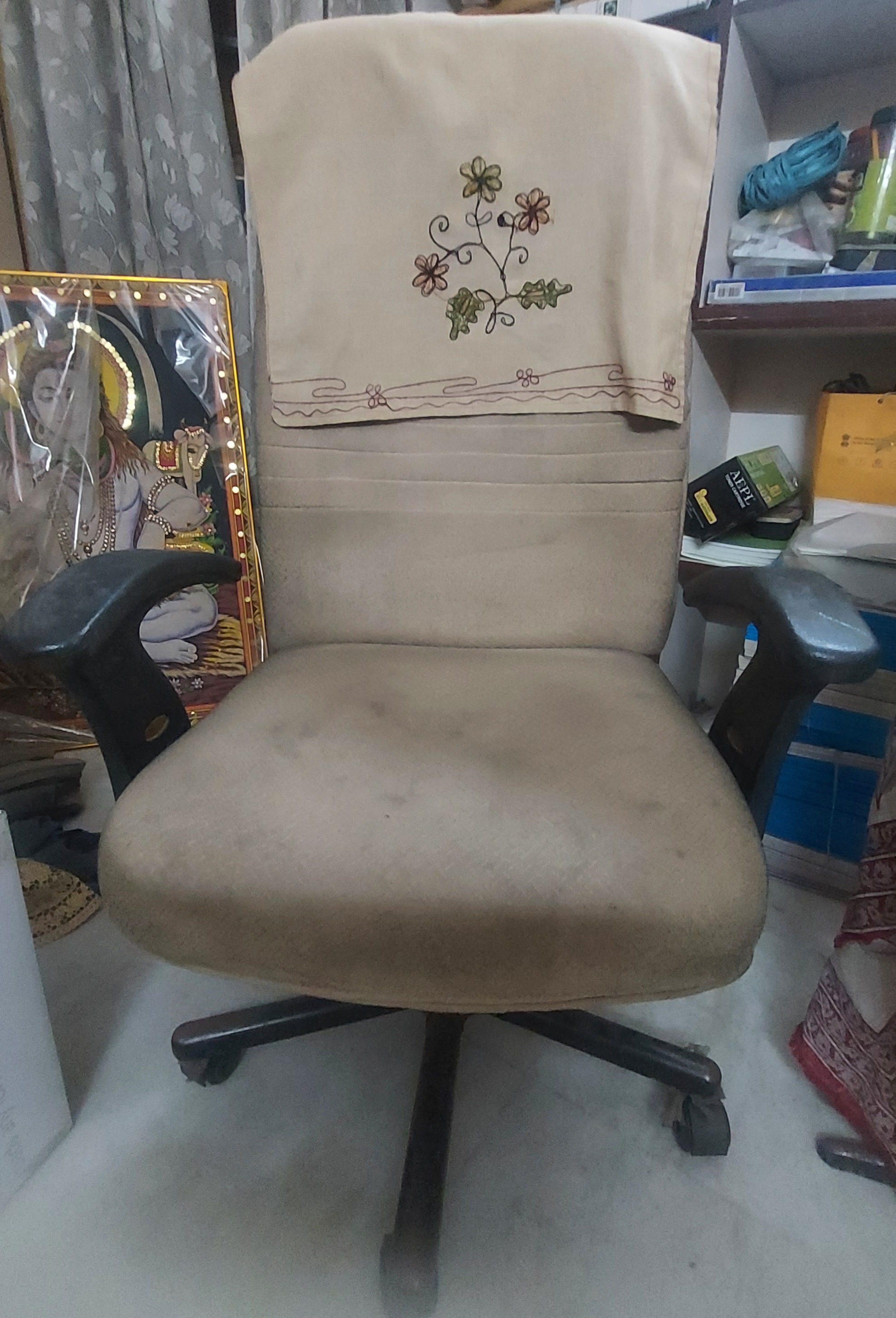 computer table sofa cum bed office chair available for sale