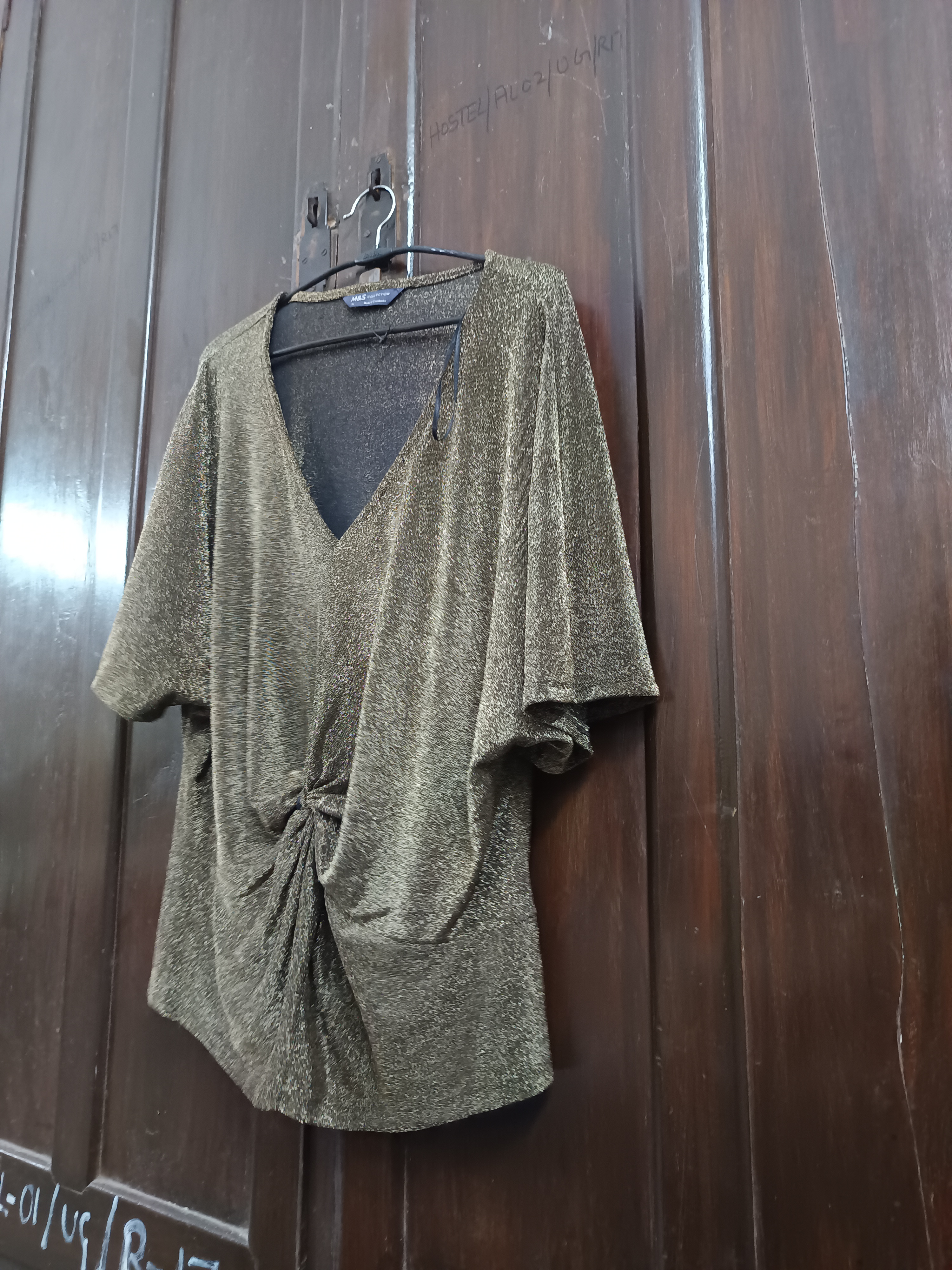 Golden metallic top knot design it's really comfortable and beautiful available for sale