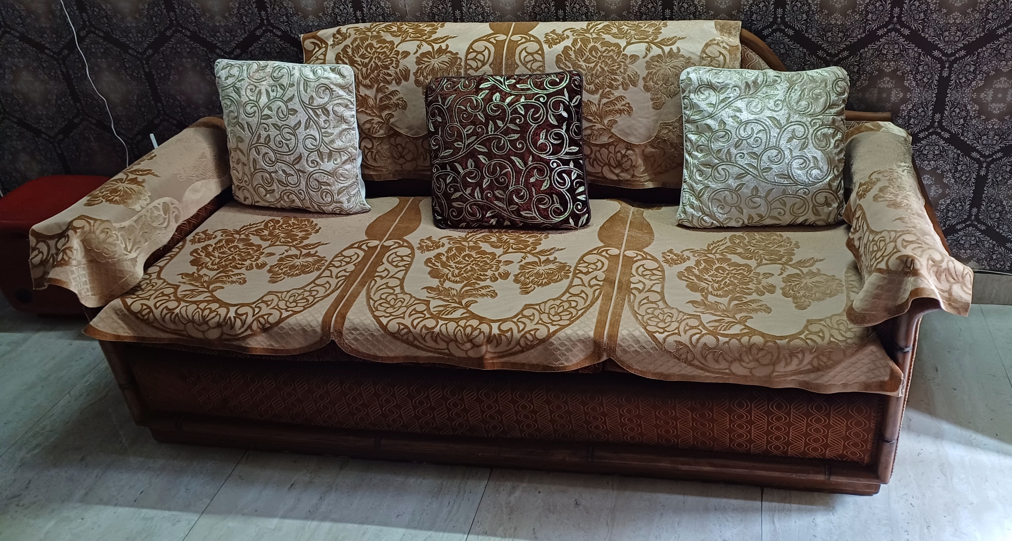 Sofa set available for sale