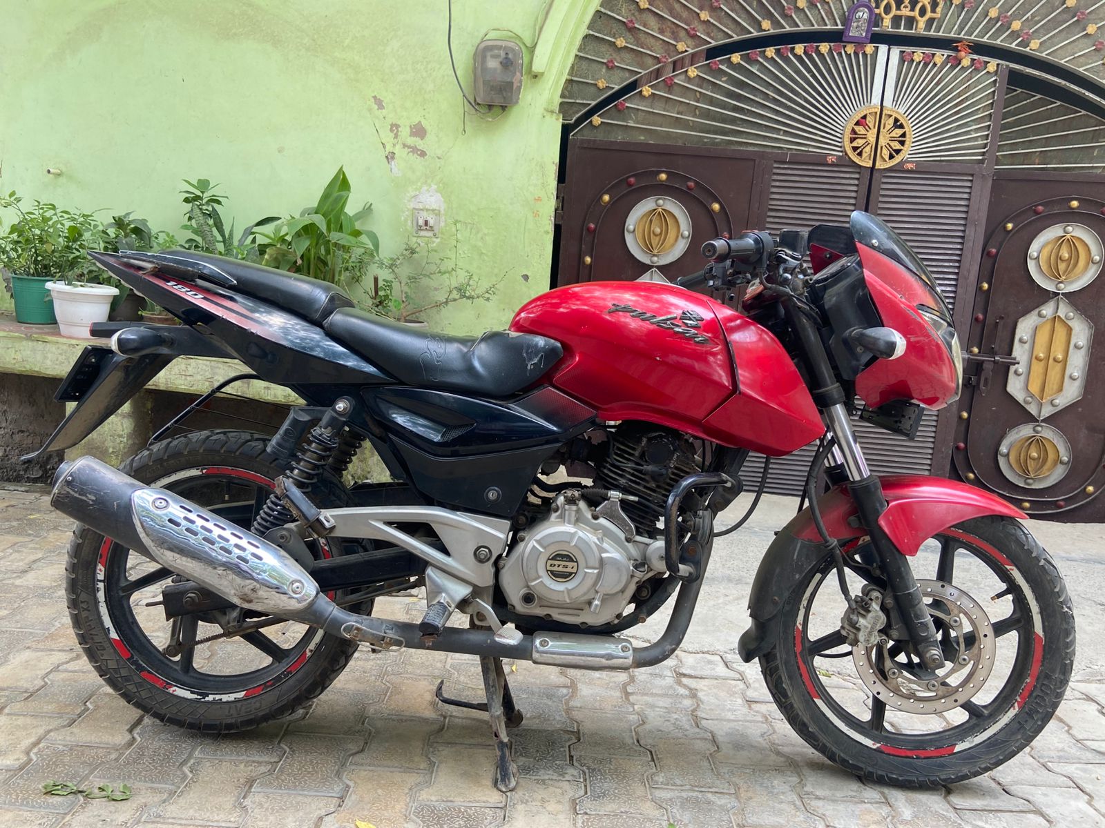 Bajaj Pulser 2012 available for sale