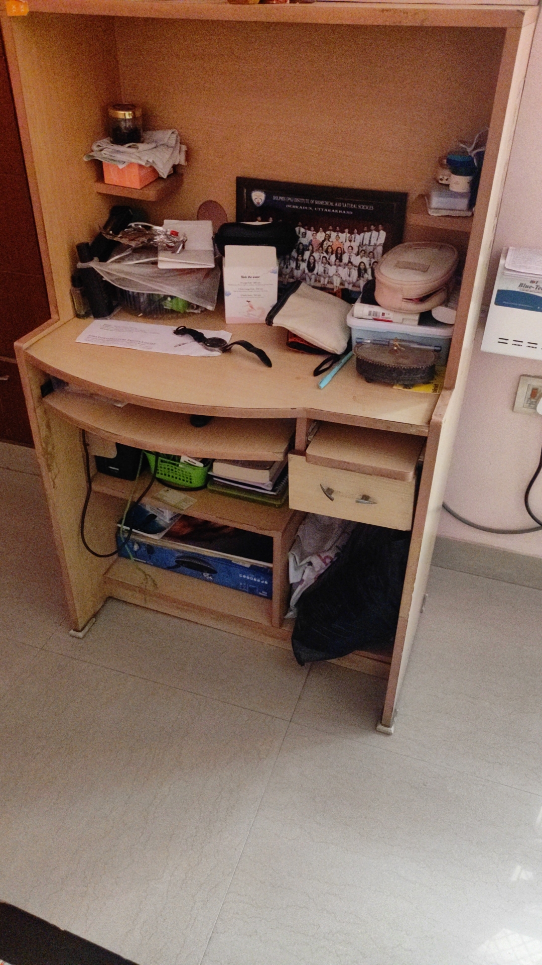 Computer table cum shelf available for sale