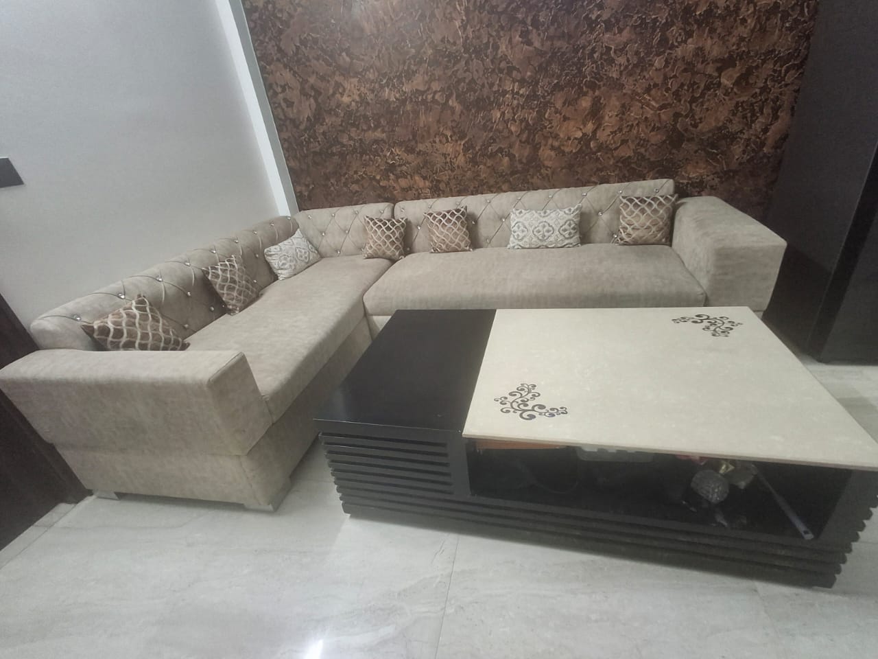 Sofa set 7 seater new condition available for sale