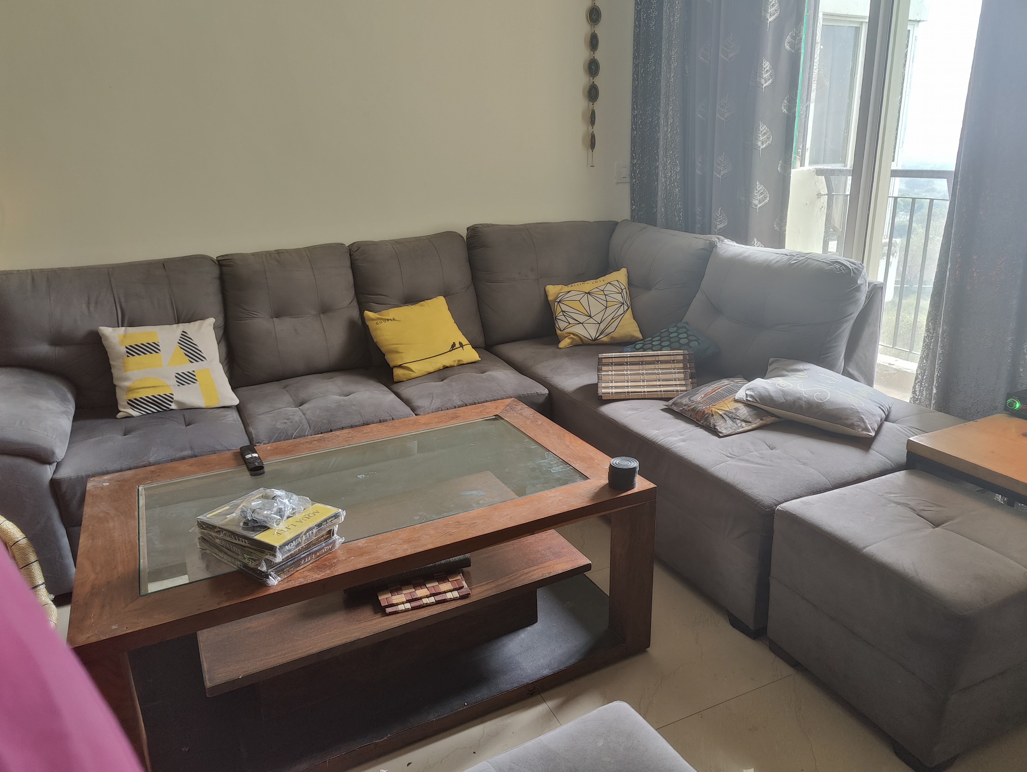 Safa set and centre table available for sale