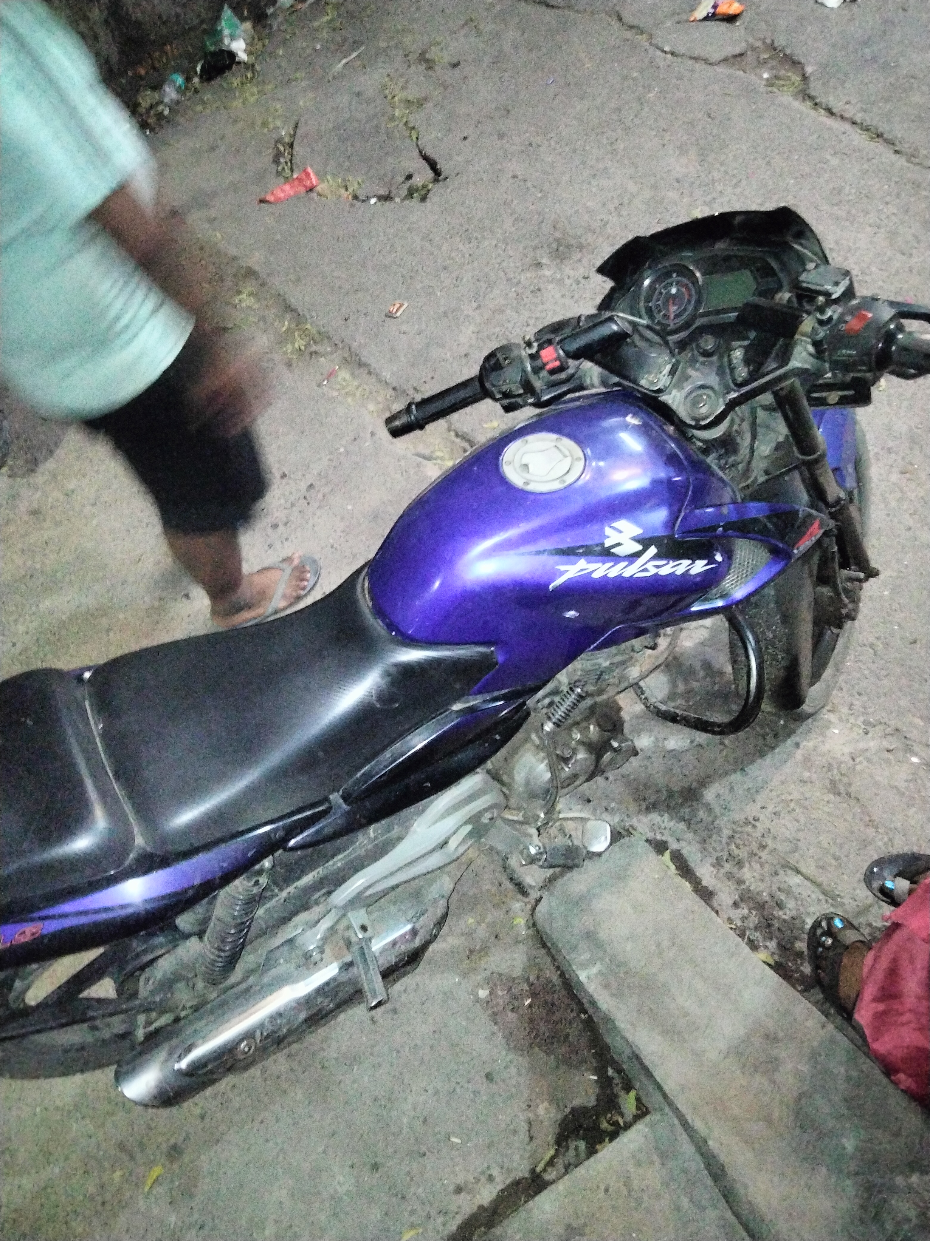 Bajaj  Pulsar 135 ls available for sale