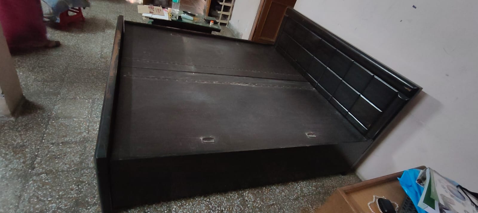 King size double bed available for sale
