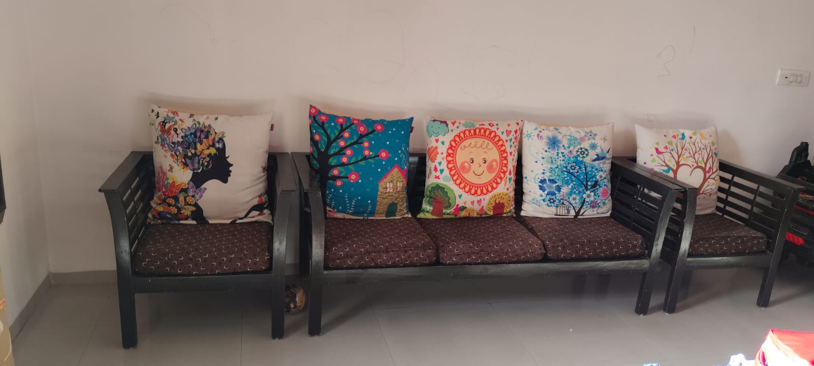 Sofa set available for sale