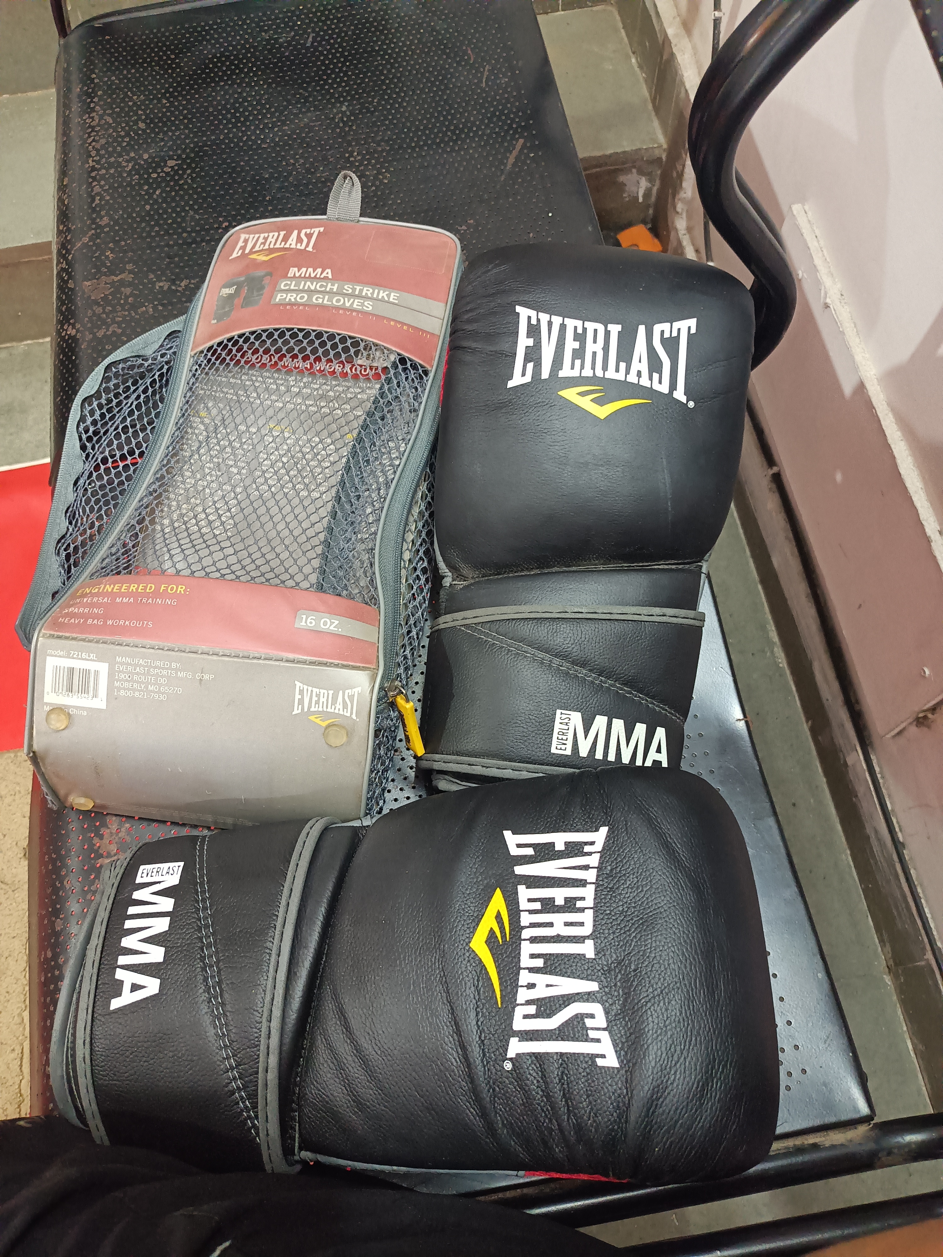 16 oz mma gloves not used just purchased misunderstood  available for sale