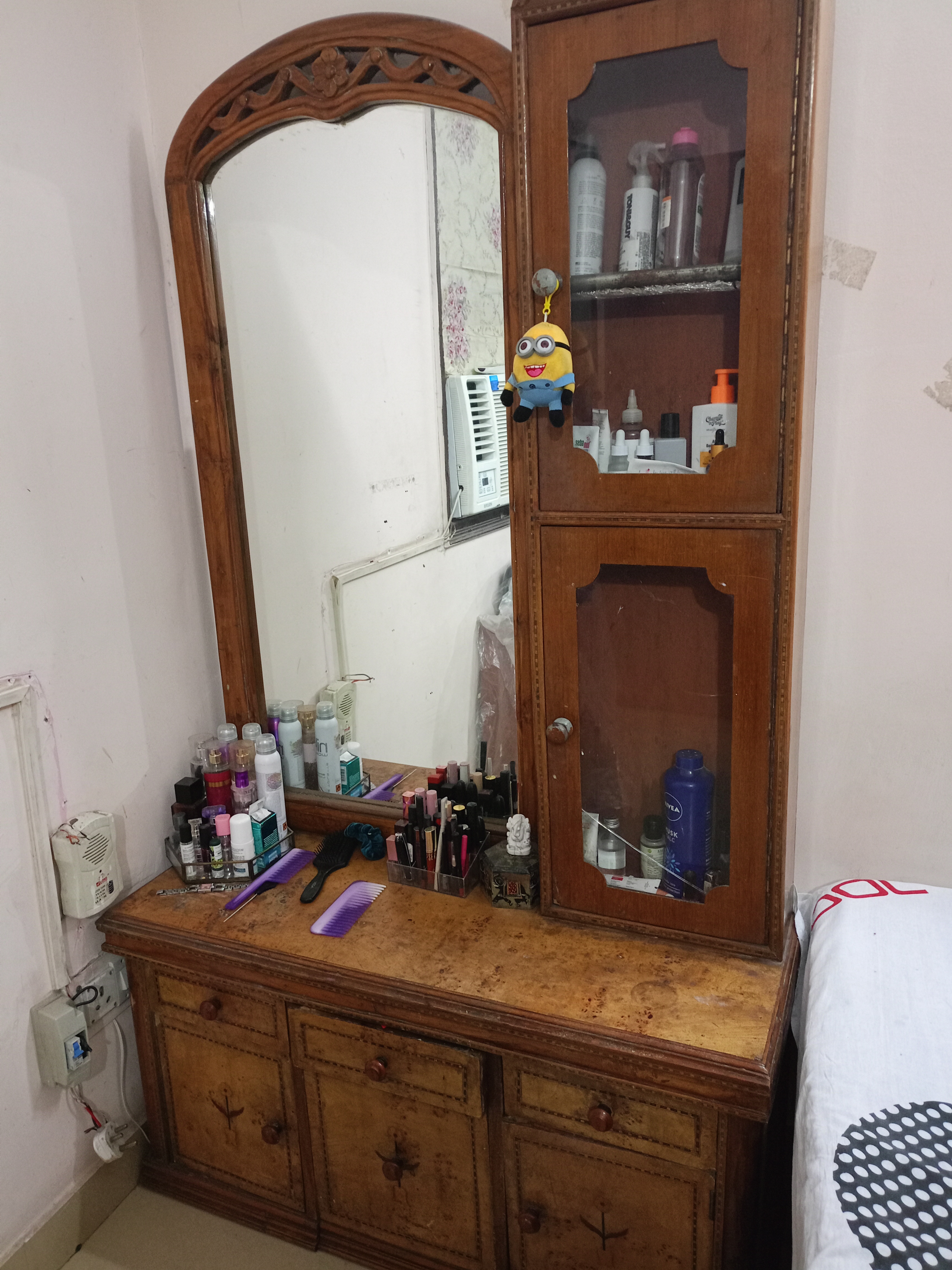 Dressing table available for sale