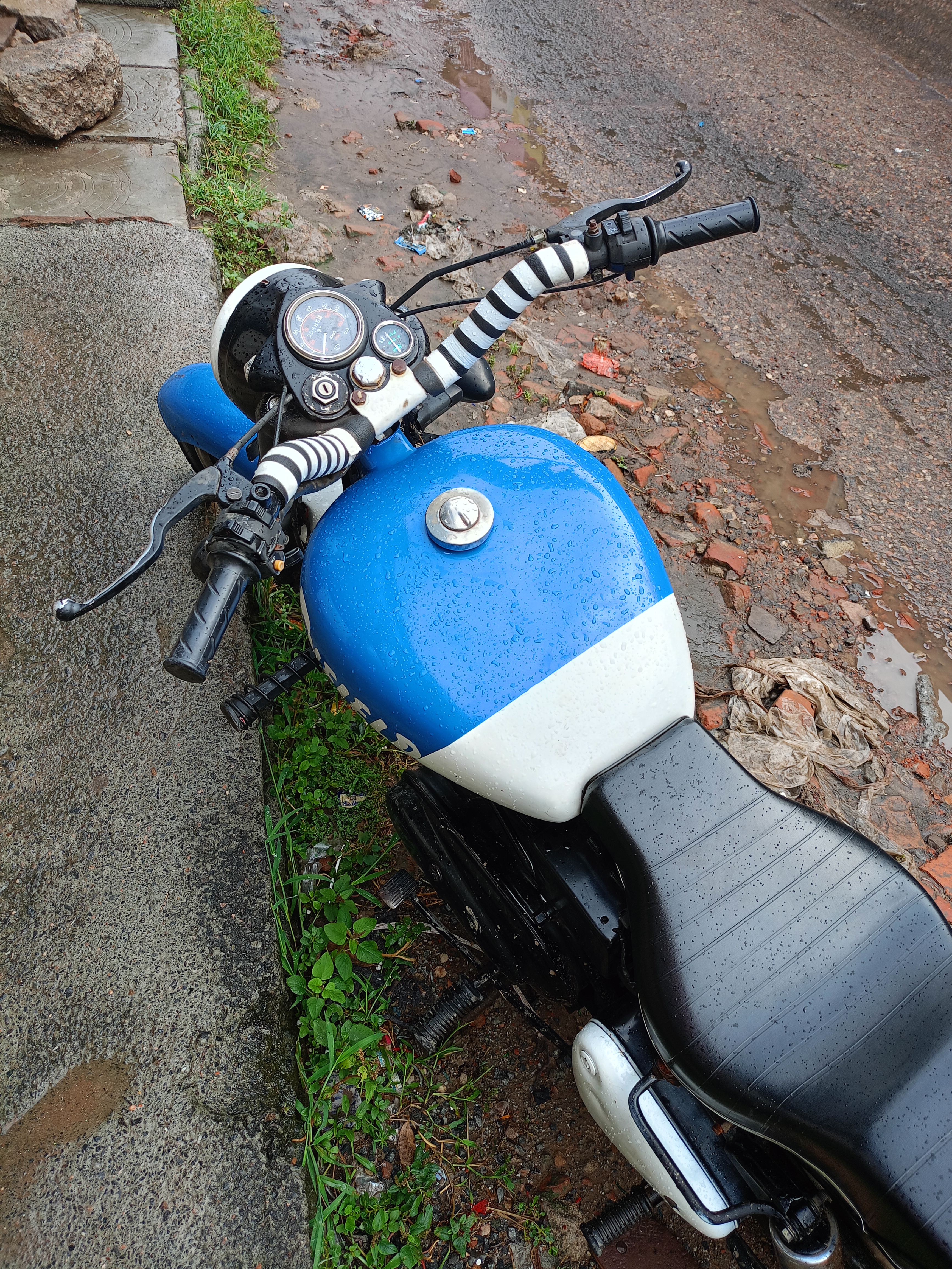 Royal Enfield 1985 available for sale