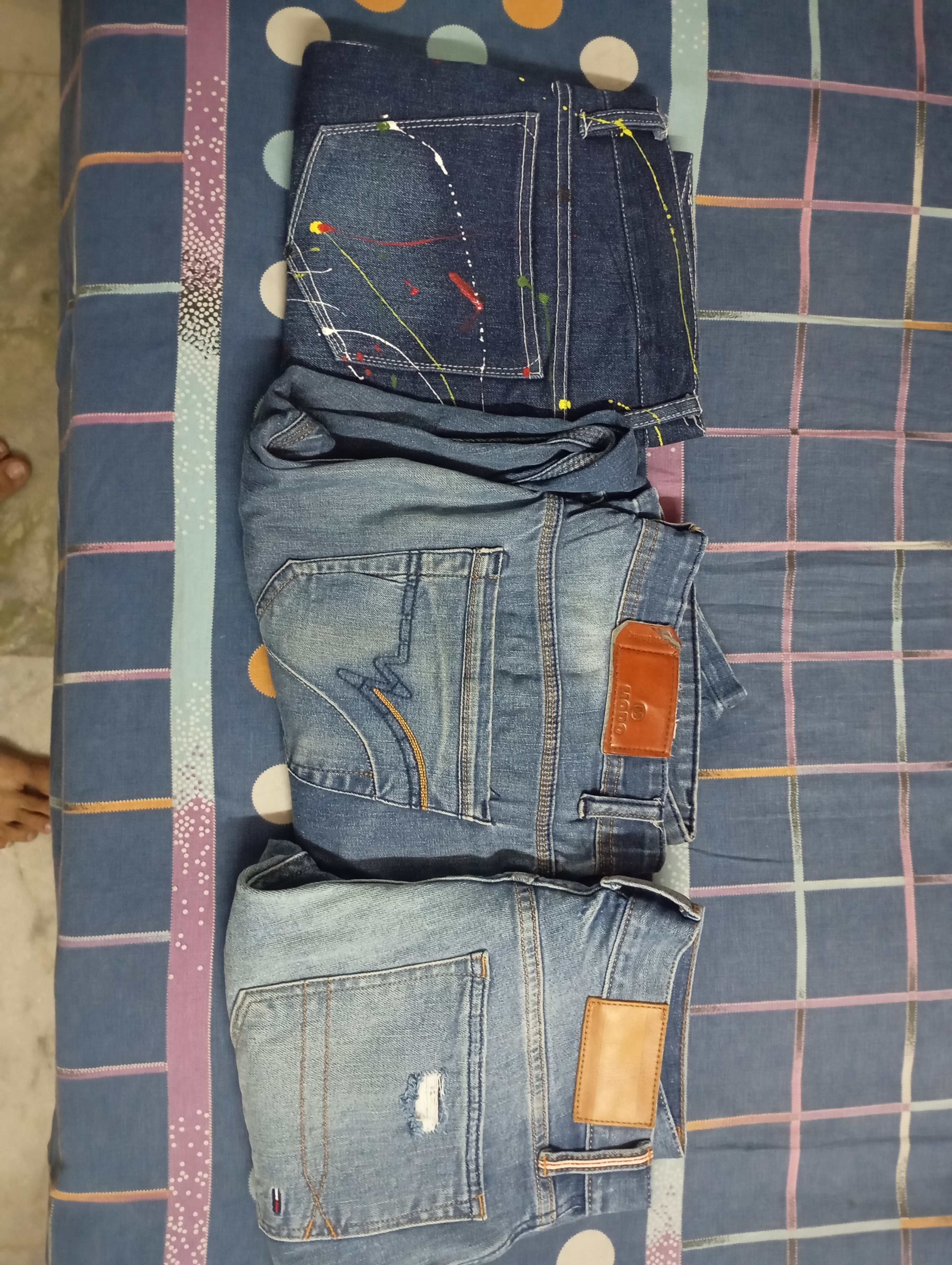 3 jeans in great conditions available for sale