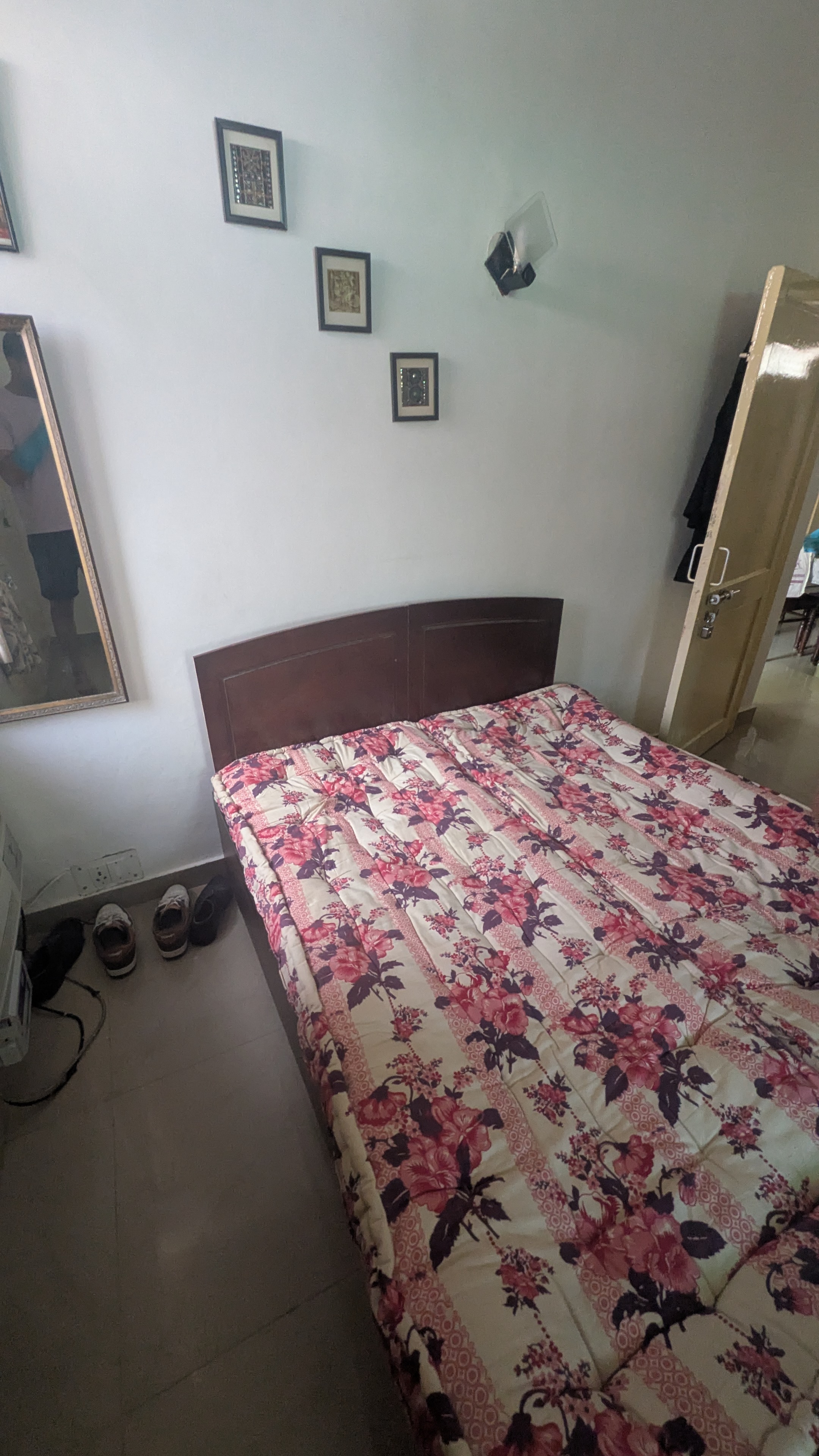 Queen size Bed available for sale