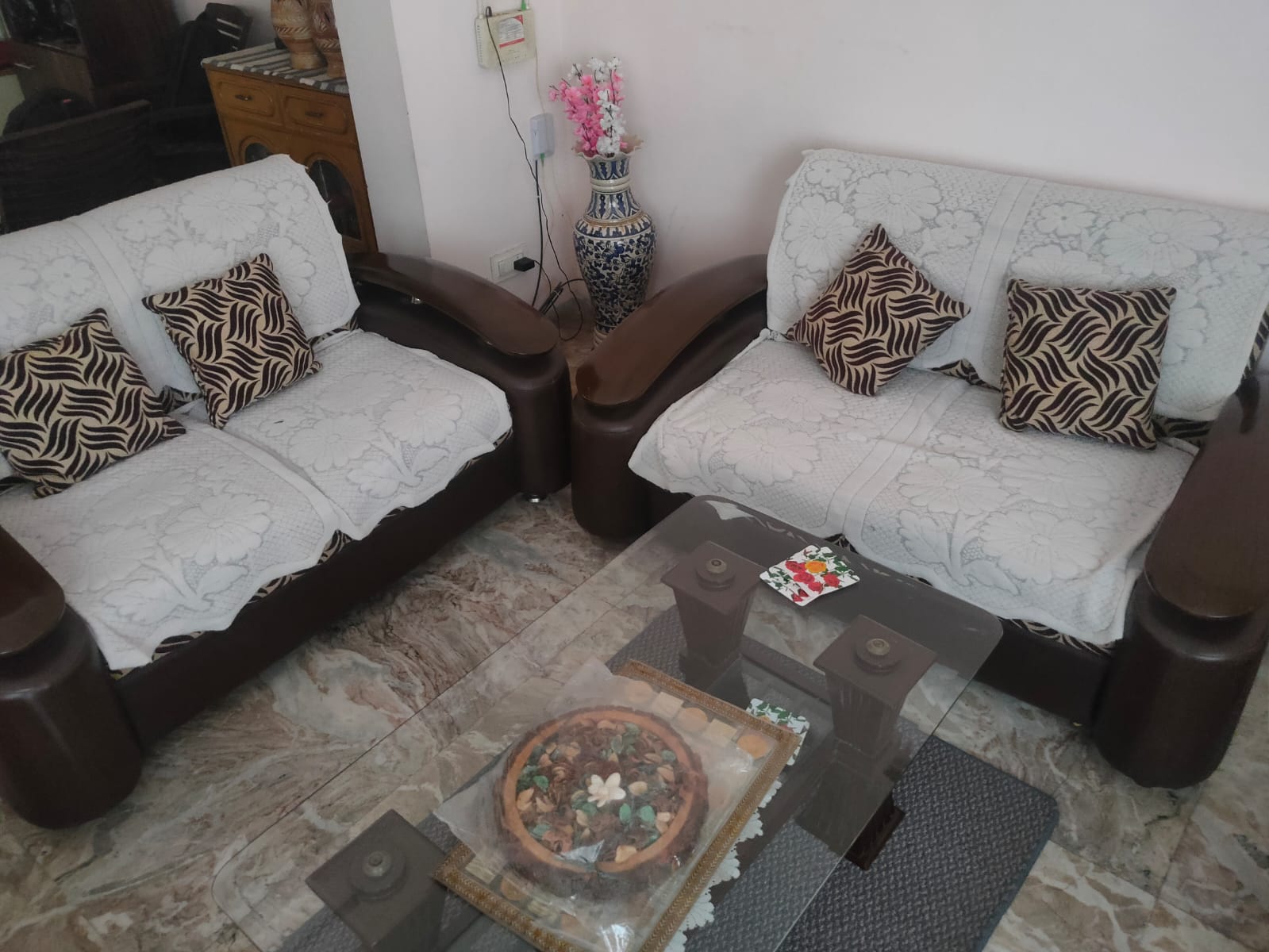 Rexin Cloth wooden sofa set available for sale