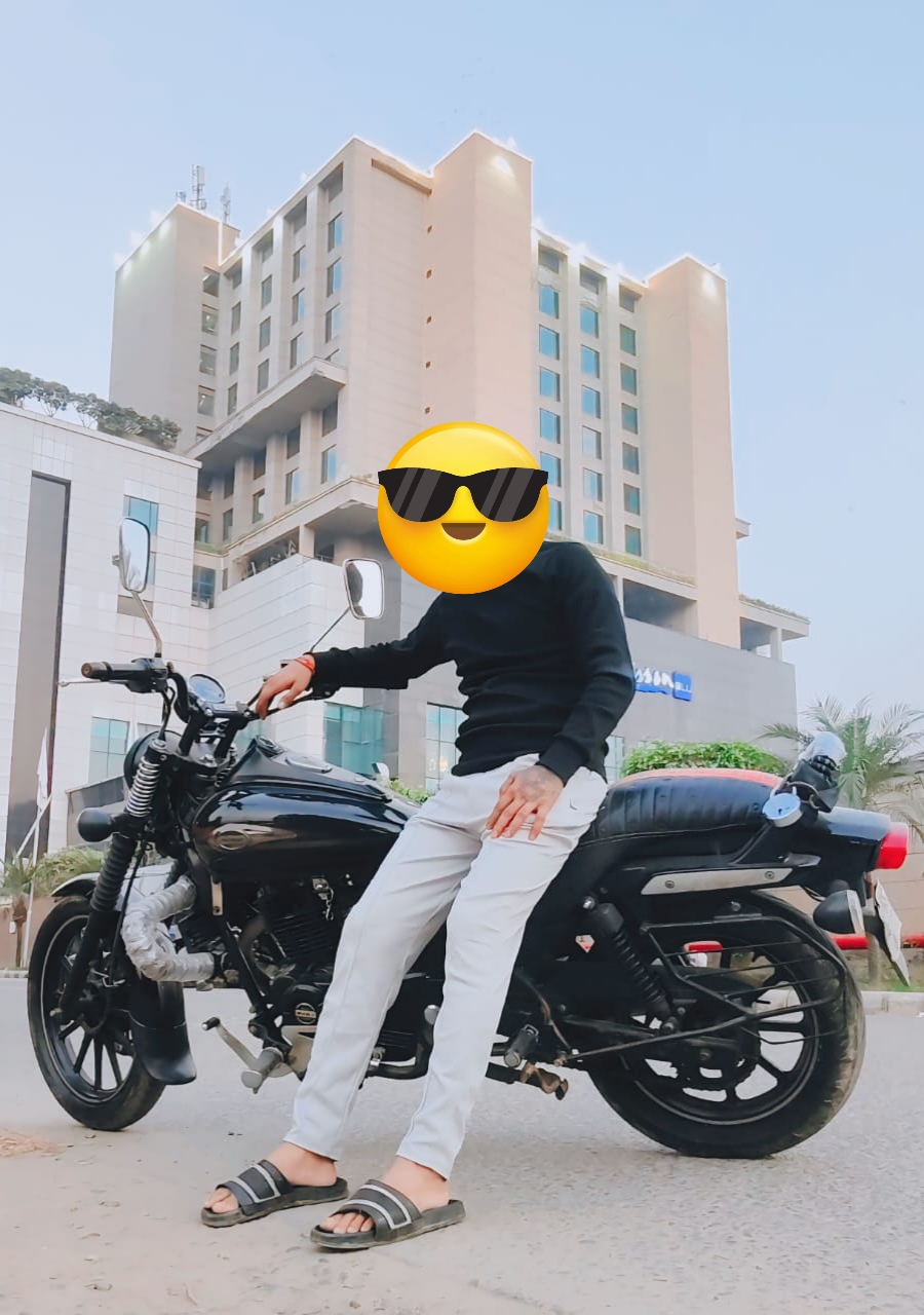 Bajaj average 2017 available for sale