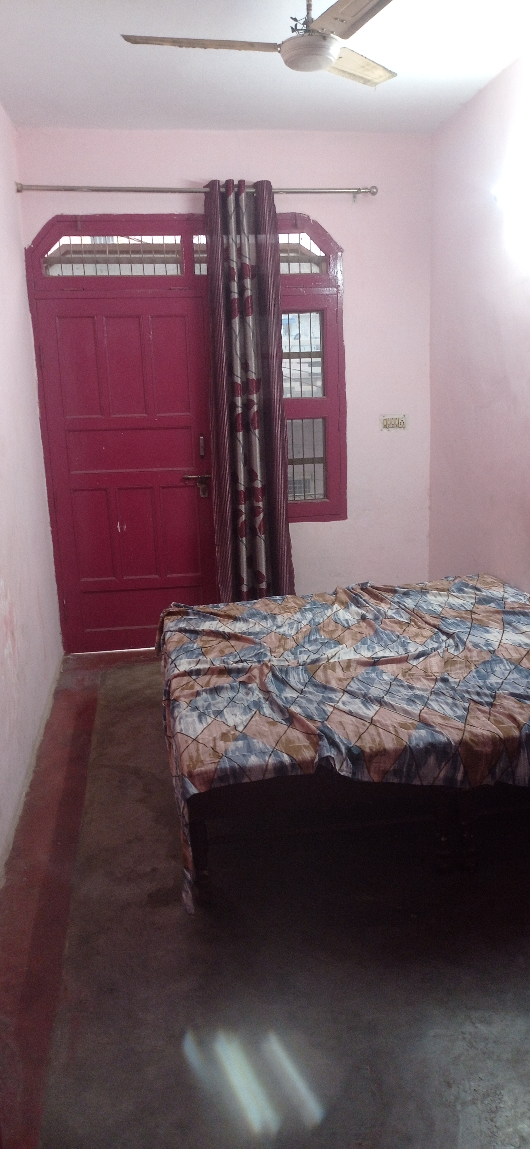 Flat available for rent