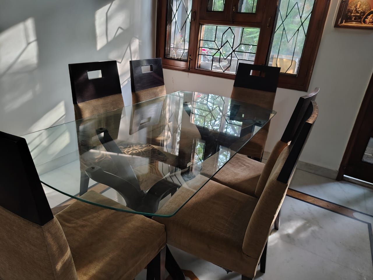 Dining Table available for sale