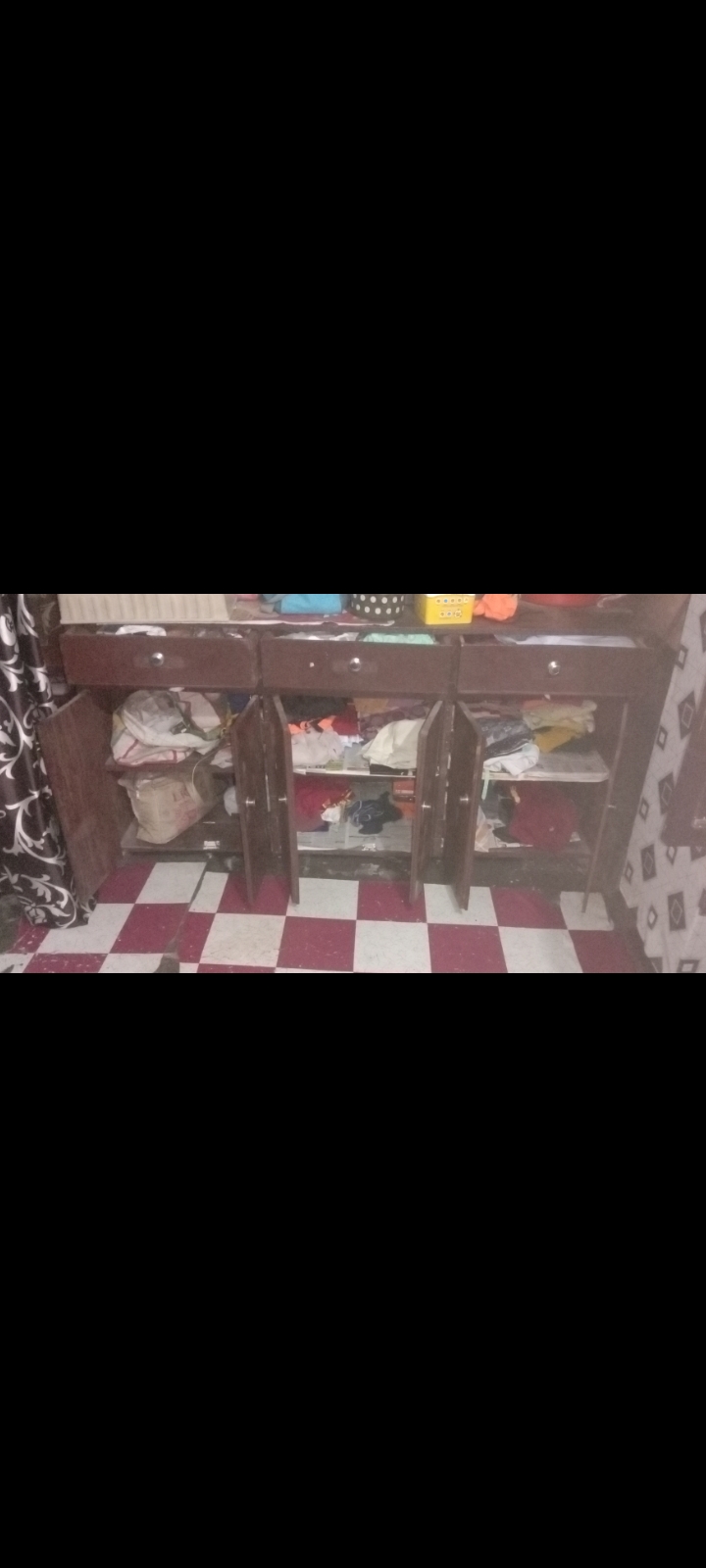 Shop counter size 6x3 available for sale