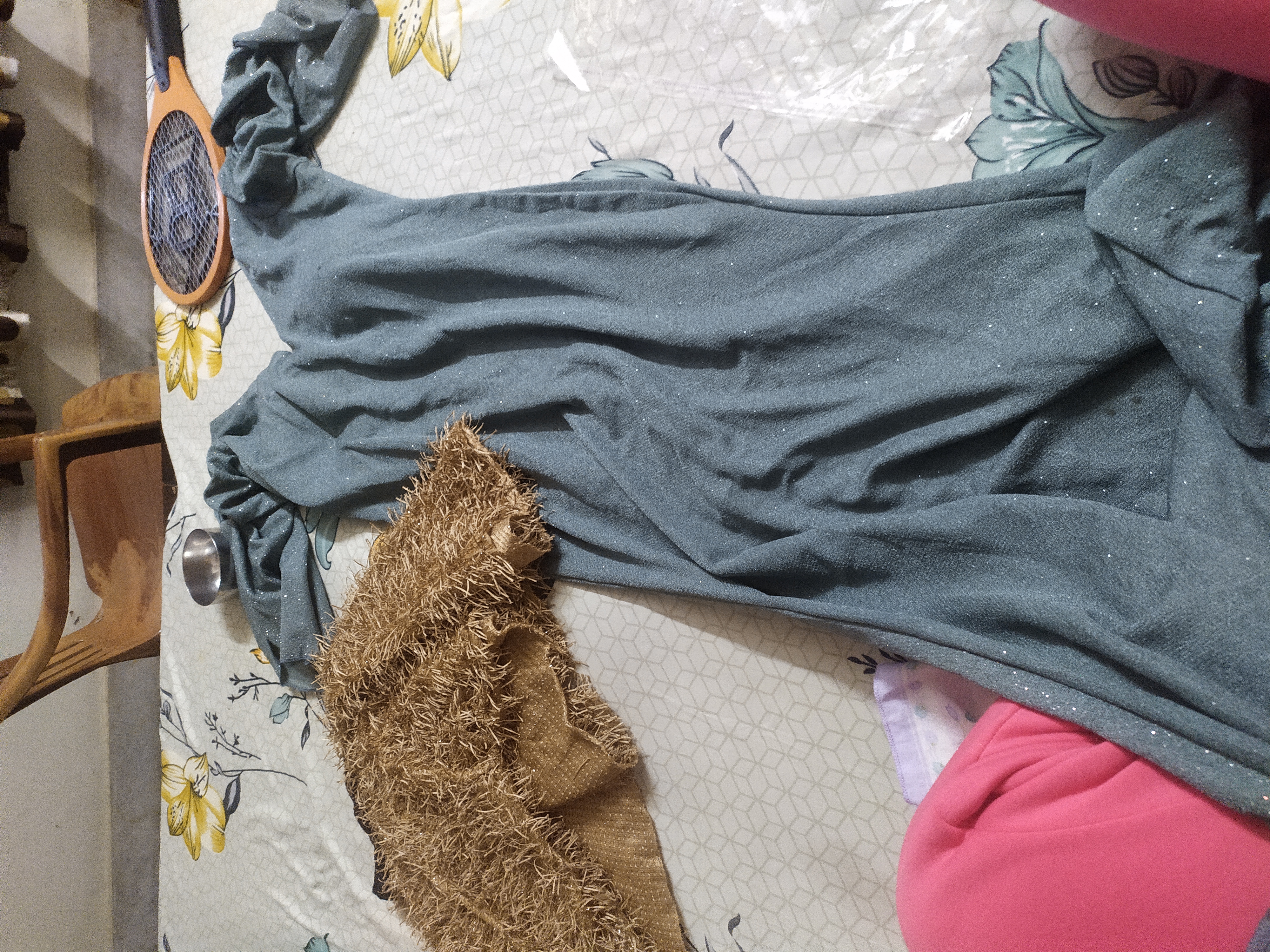 Gown sale kar party wear  available for sale