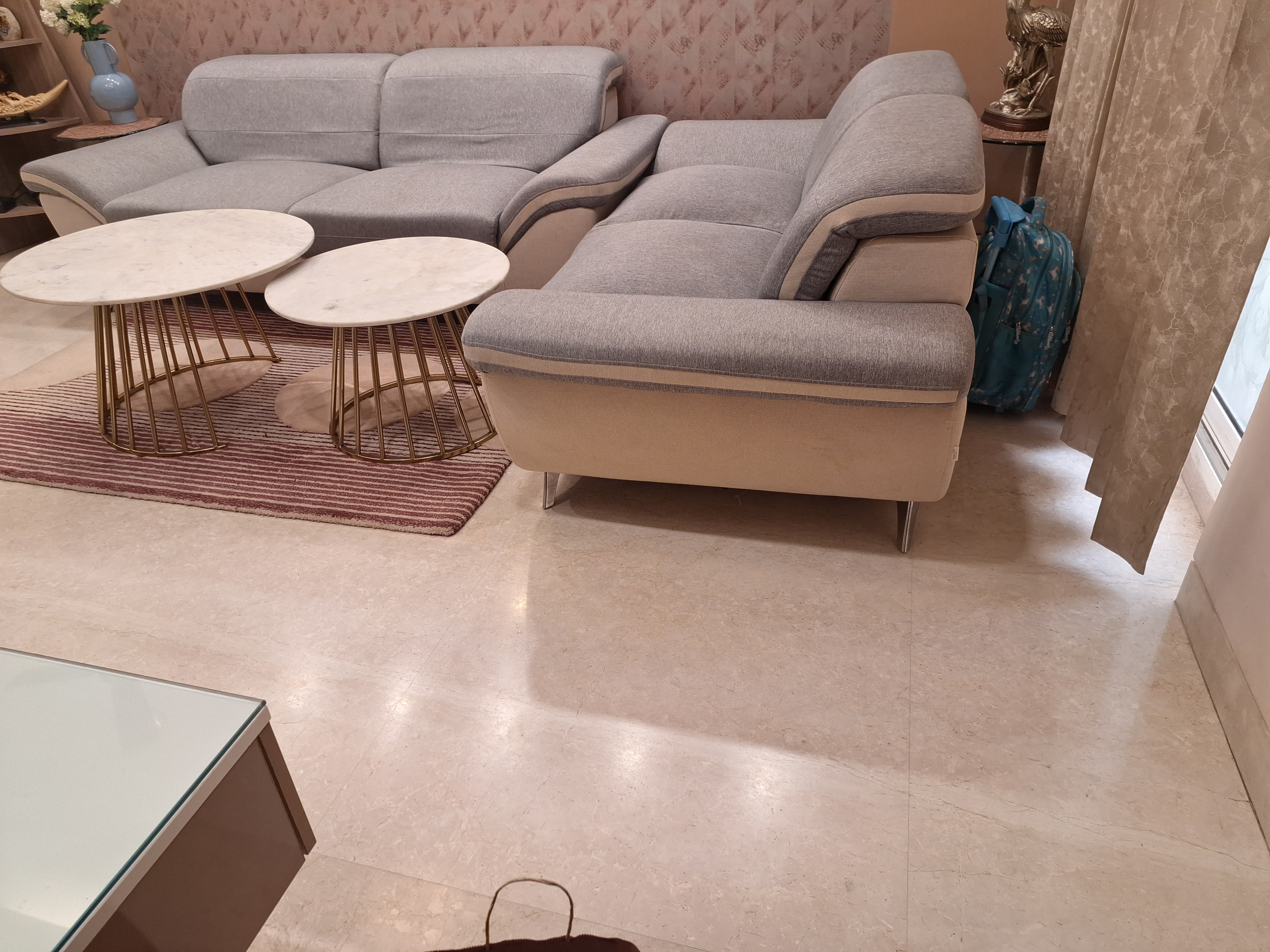 5 seater sofa set with 02 central tables available for sale