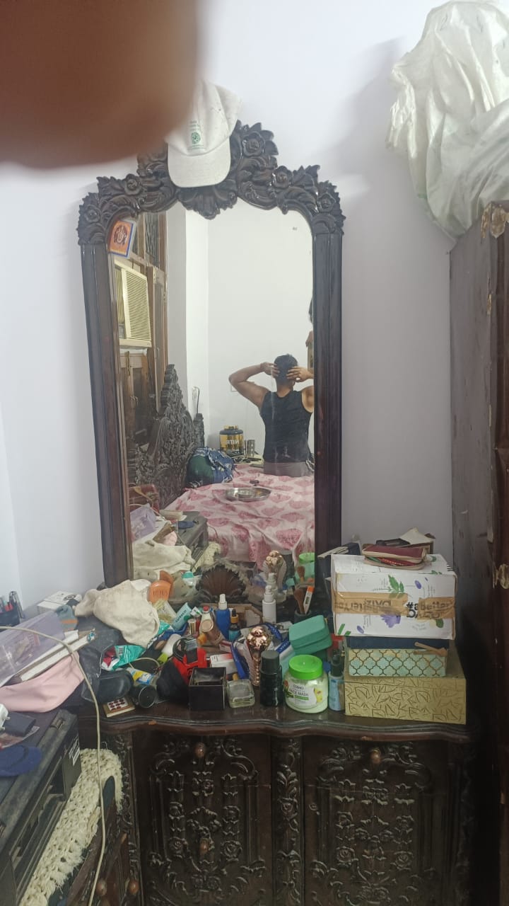 Dressing table ND sateei available for sale