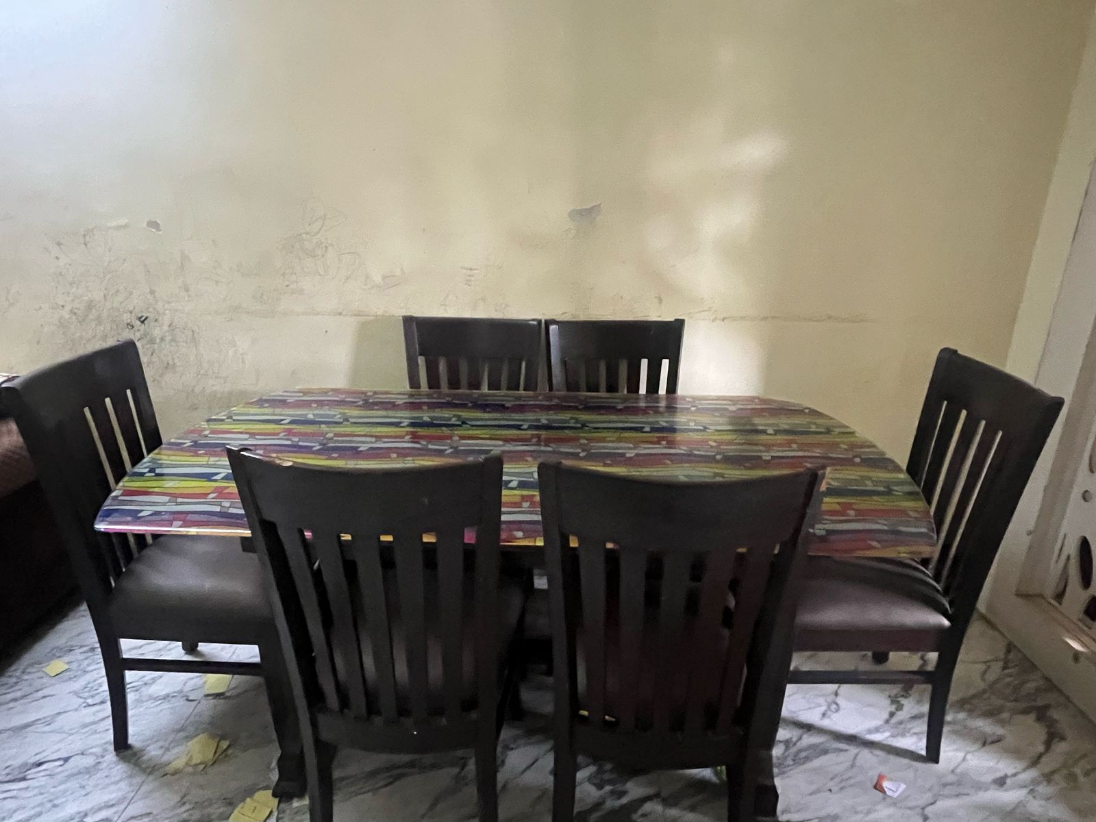 dinning table available for sale