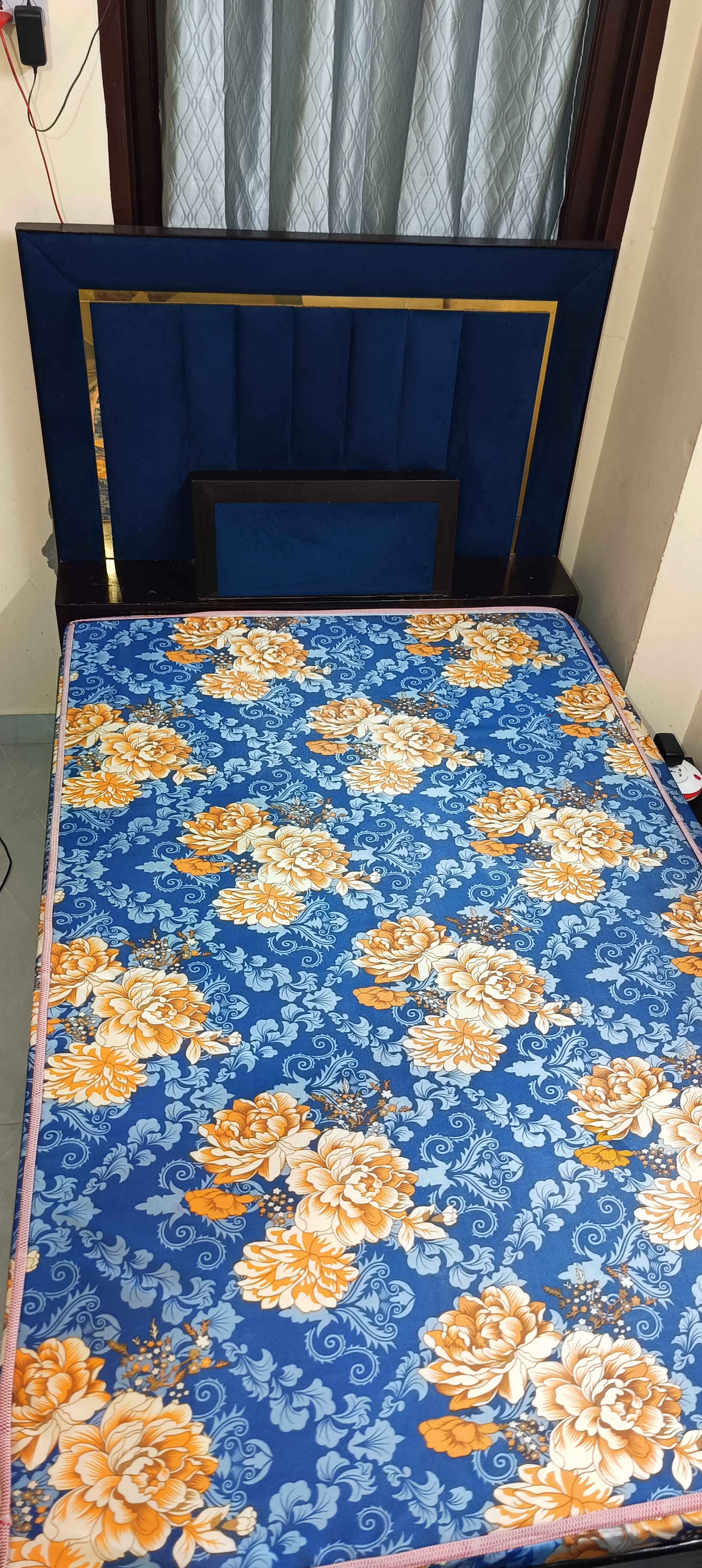 4 by 6 bed medium bed available for sale