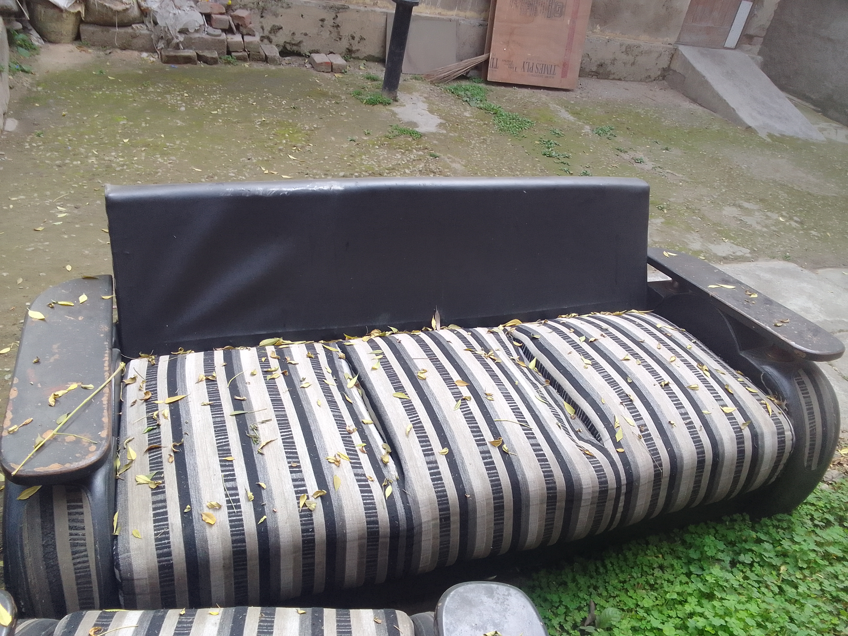 Sofa set available for sale