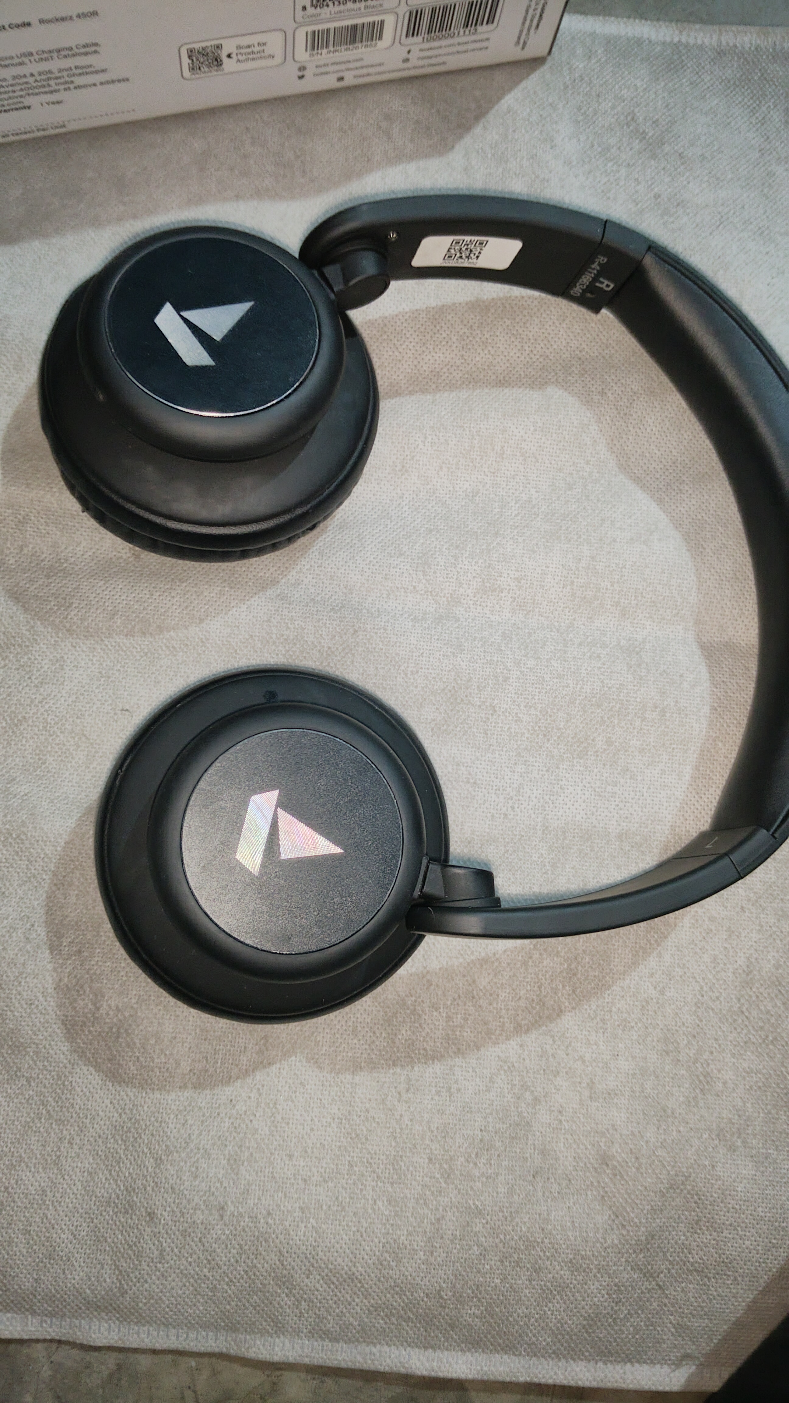 Boat Headphone available for sale
