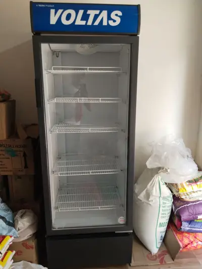 Voltas singal door fridge in good condition 